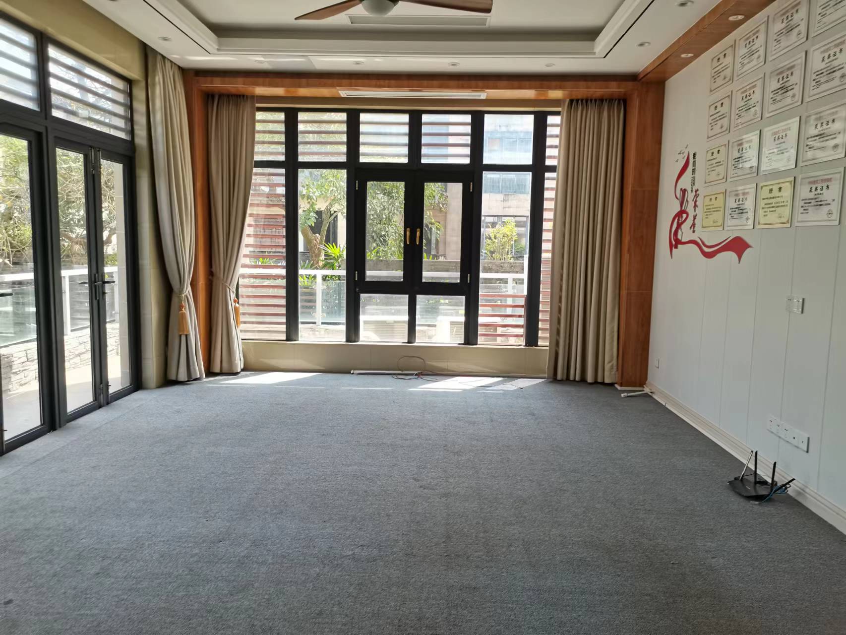 鸿洲江山 8室2厅4卫 15000.0元/月 鸿洲江山 8室2厅4卫 15000.0元/月室内图