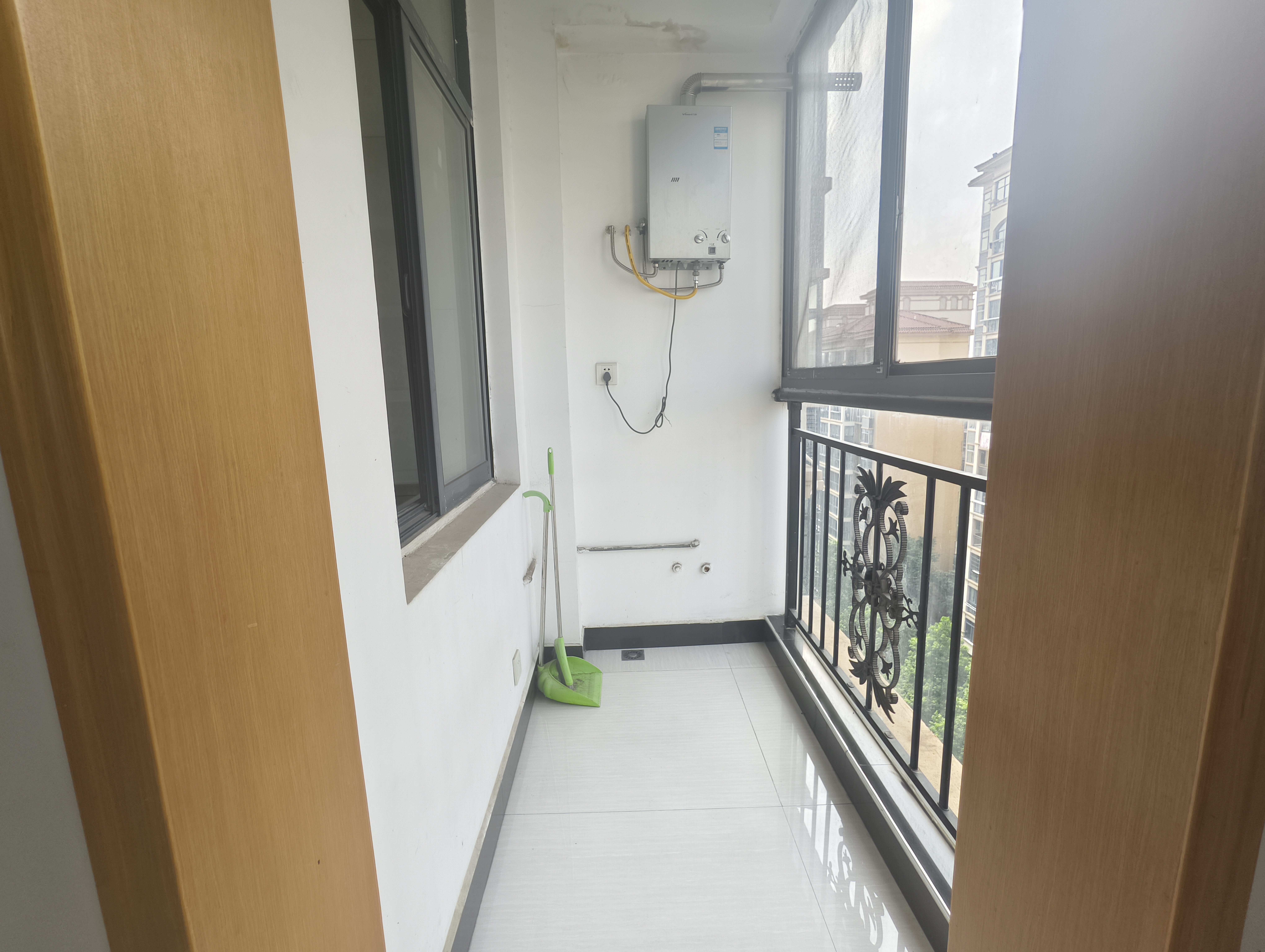 东方新城  3室2厅1卫   41.80万室内图