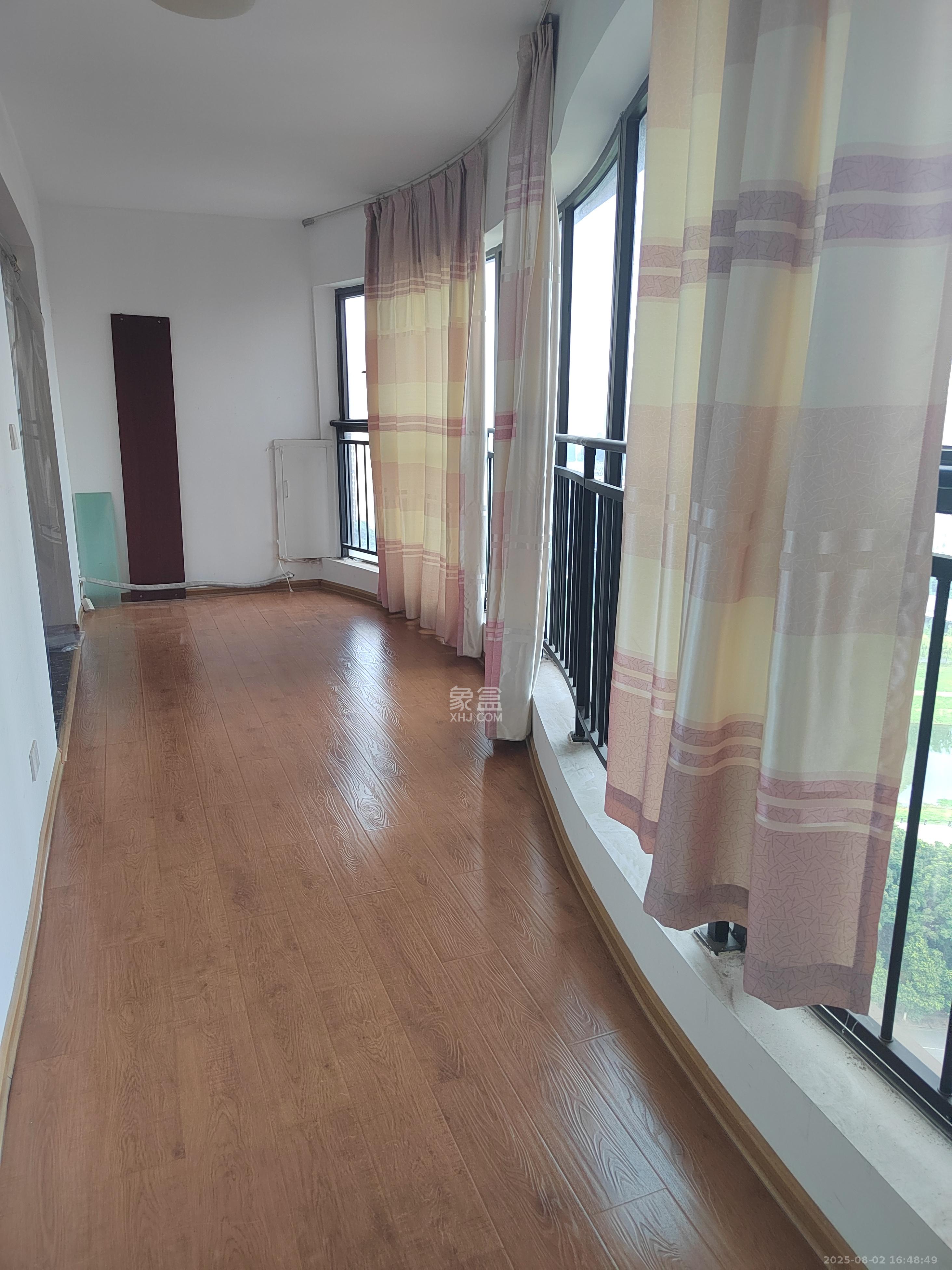 湘域熙岸 4室2厅2卫 4500.0元/月 湘域熙岸 4室2厅2卫 4500.0元/月室内图