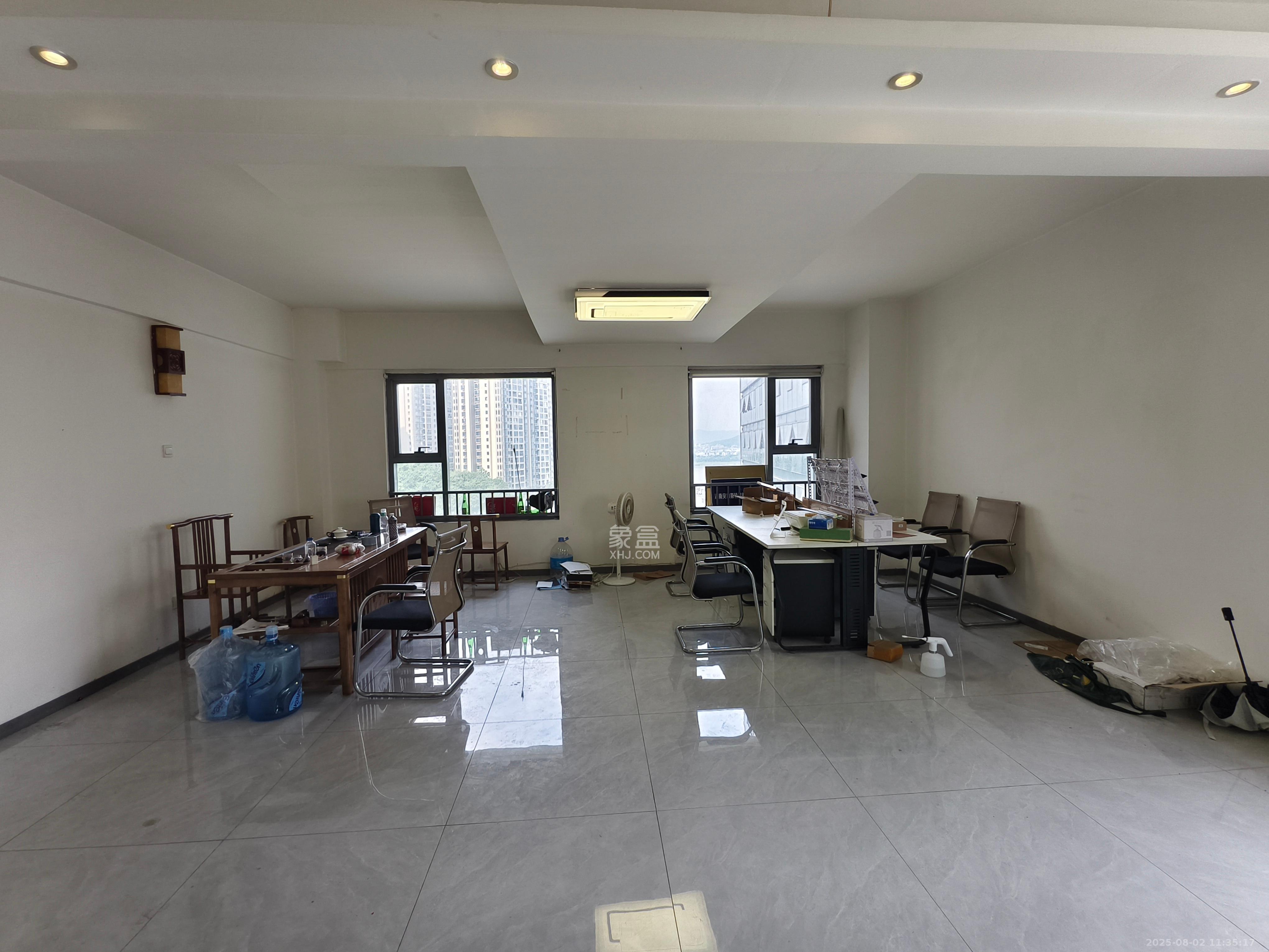 东怡外国（南湖一号)  2室0厅0卫    3000.0元/月室内图1