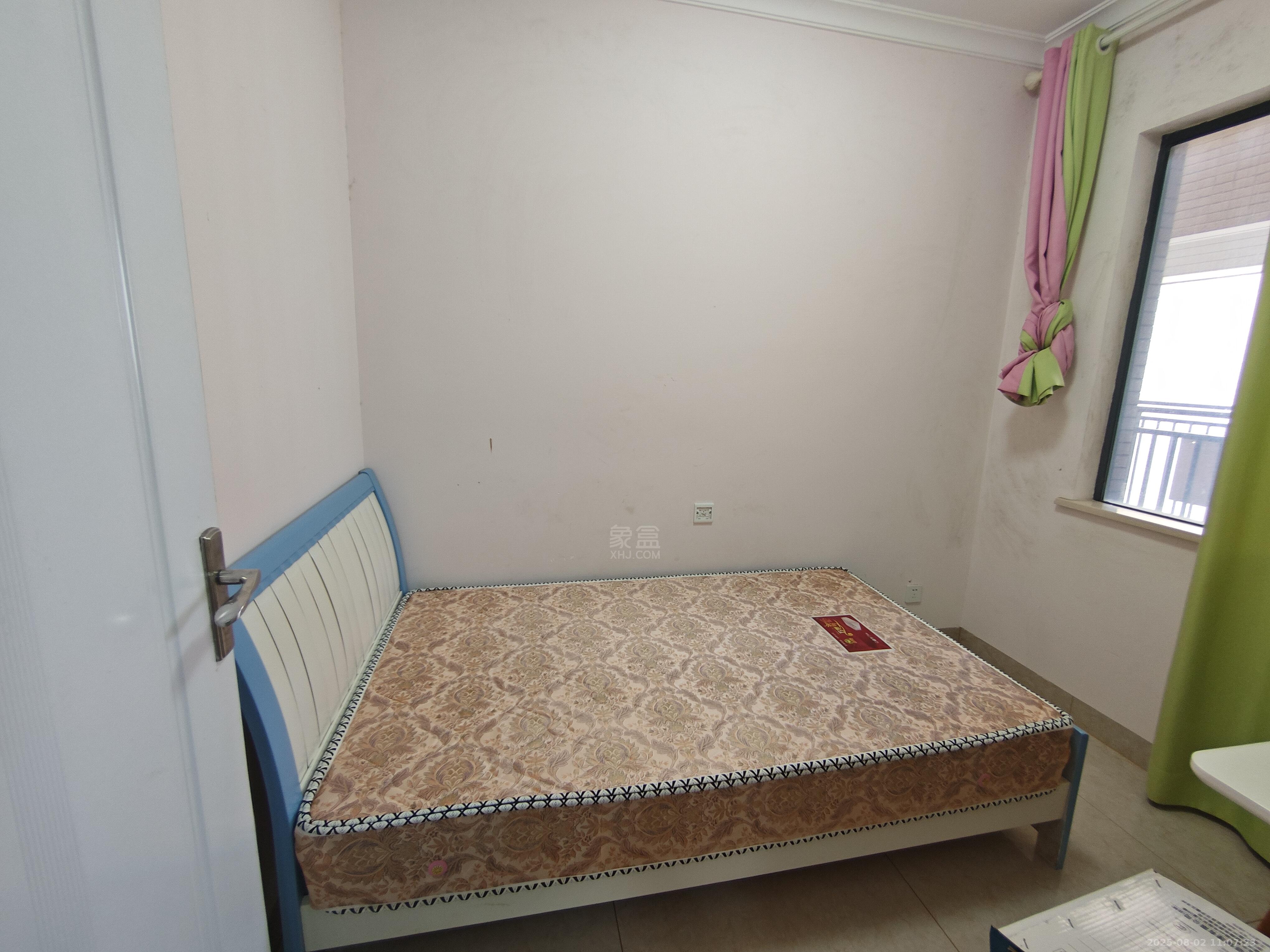 春藤小镇 3室2厅1卫 1600.0元/月 春藤小镇 3室2厅1卫 1600.0元/月室内图