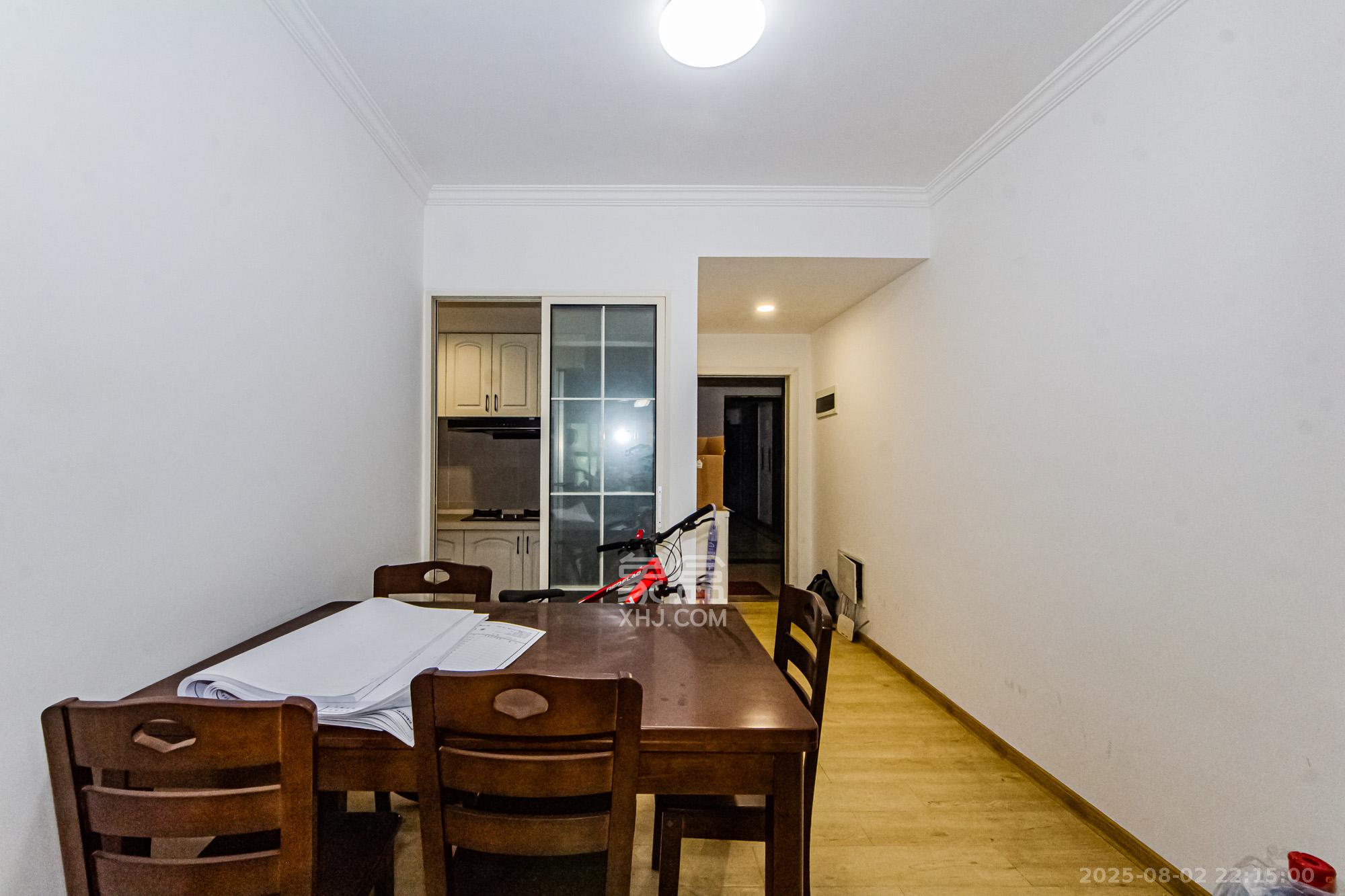 香江锦城  2室2厅1卫    95.0万 香江锦城  2室2厅1卫    95.0万客厅