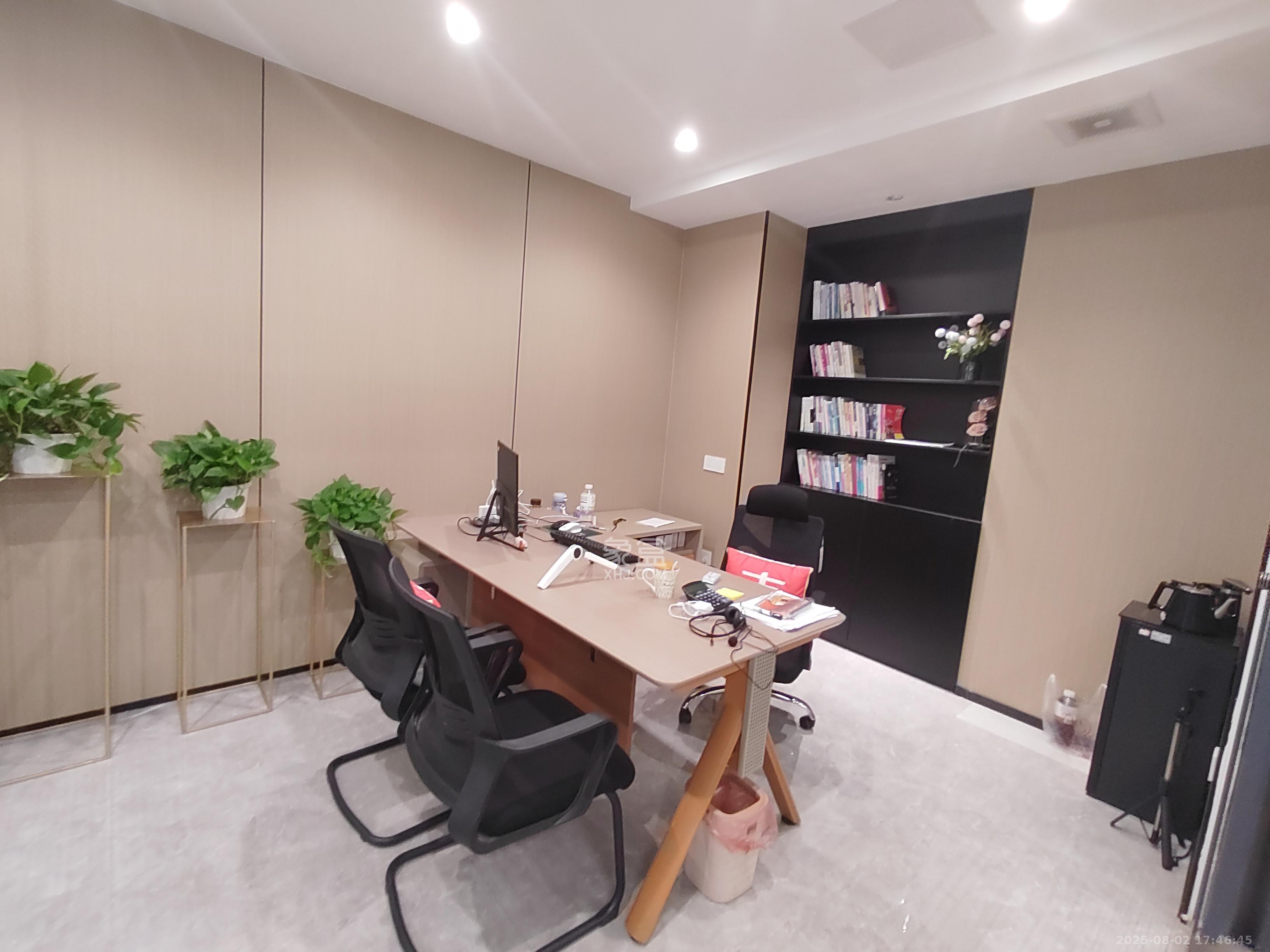 启迪协信中心 1室1厅1卫 8000.0元/月 启迪协信中心 1室1厅1卫 8000.0元/月室内图