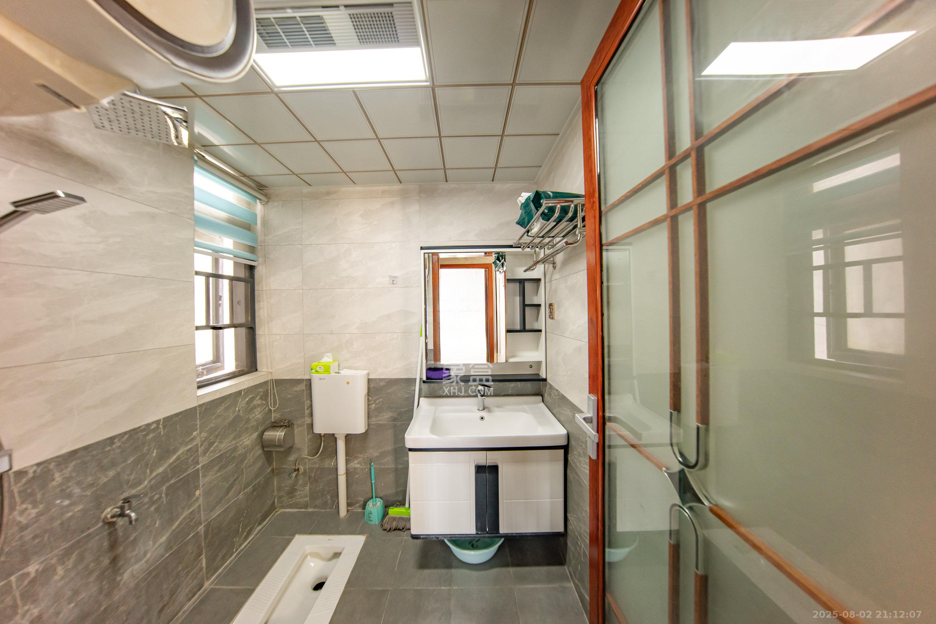 南山十里天池 3室2厅2卫 88.0万 南山十里天池 3室2厅2卫 88.0万卫生间