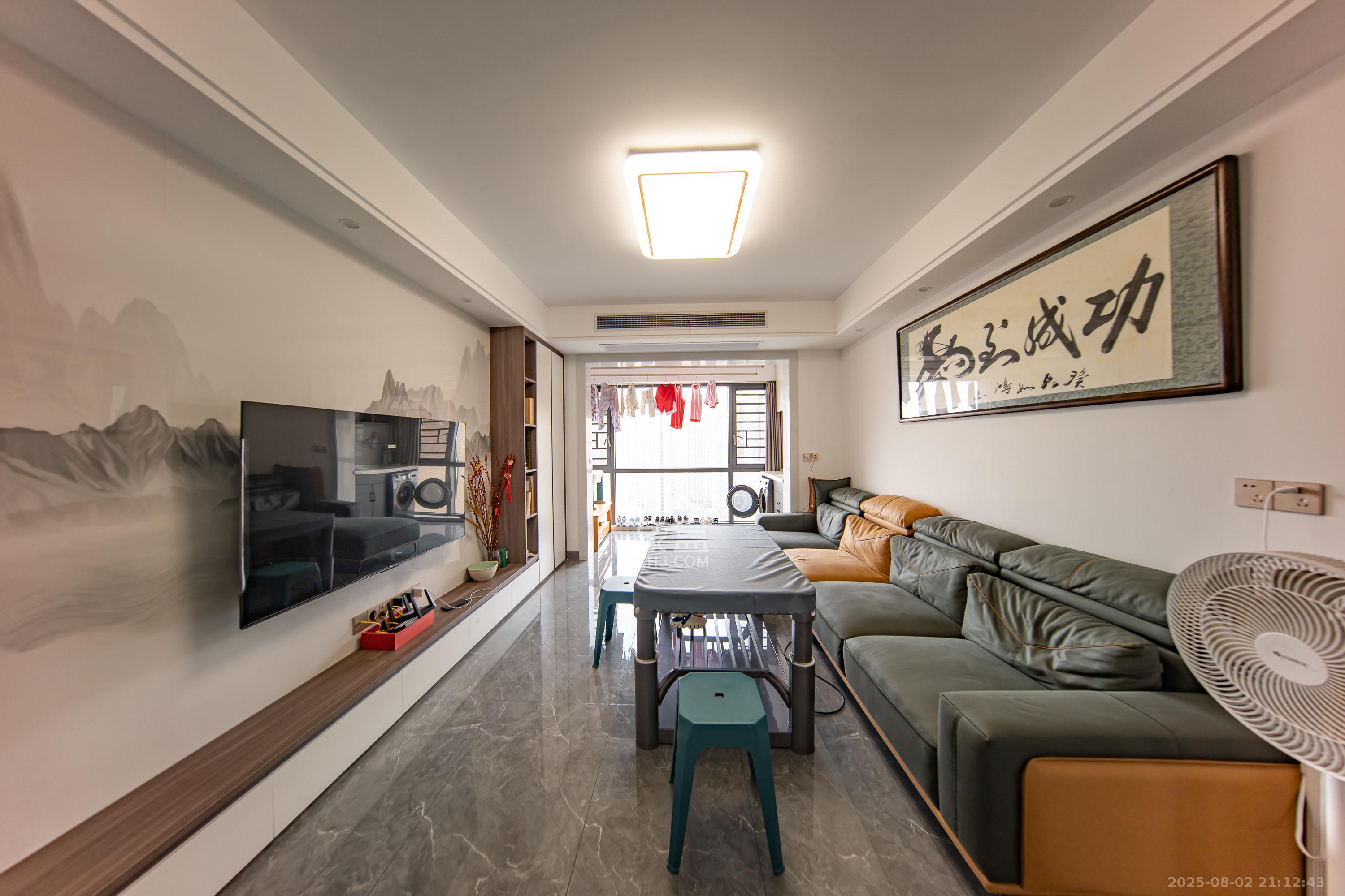 洋湖时代 3室2厅1卫 84.00万 洋湖时代 3室2厅1卫 84.00万客厅