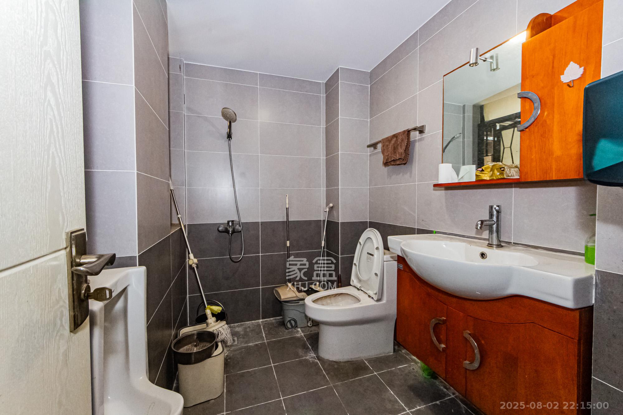 香江锦城  2室2厅1卫    95.0万 香江锦城  2室2厅1卫    95.0万卫生间