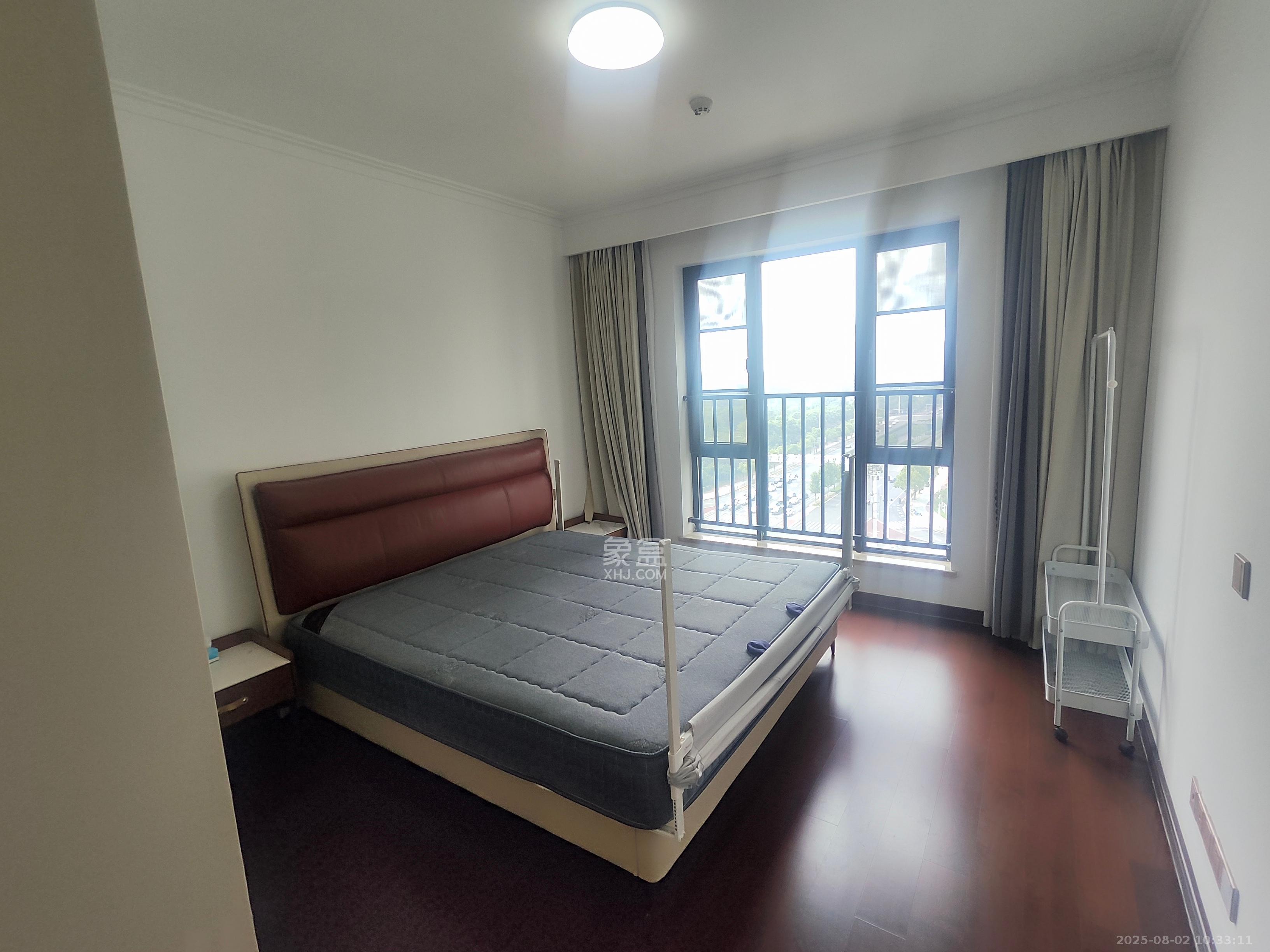 绿地长沙城际空间站(绿地新里佳苑) 4室2厅2卫 3800.0元/月 绿地长沙城际空间站(绿地新里佳苑) 4室2厅2卫 3800.0元/月室内图