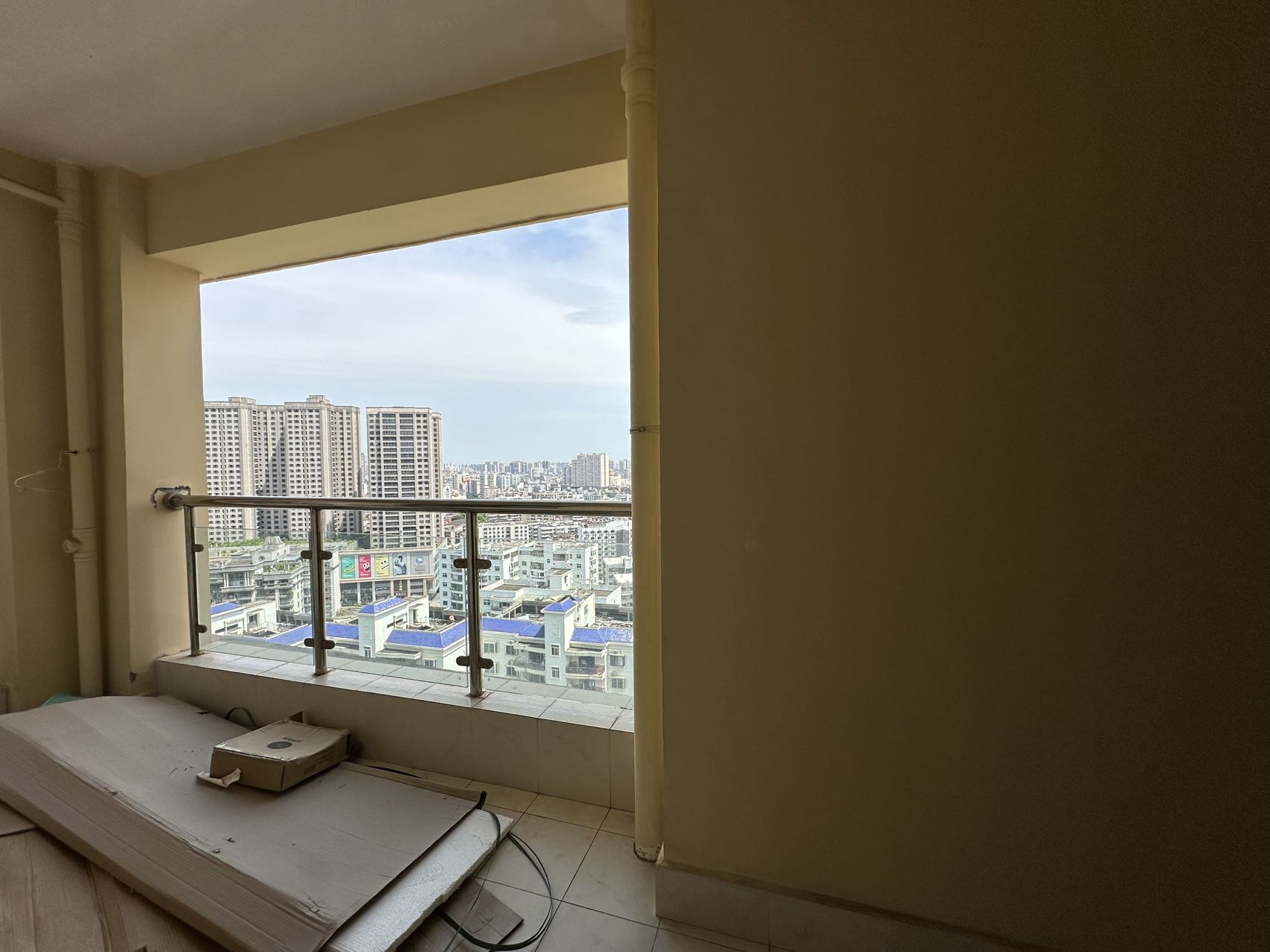 海阔天空-国瑞城二期(雅仕苑) 3室2厅2卫 4500.0元/月 海阔天空-国瑞城二期(雅仕苑) 3室2厅2卫 4500.0元/月室内图