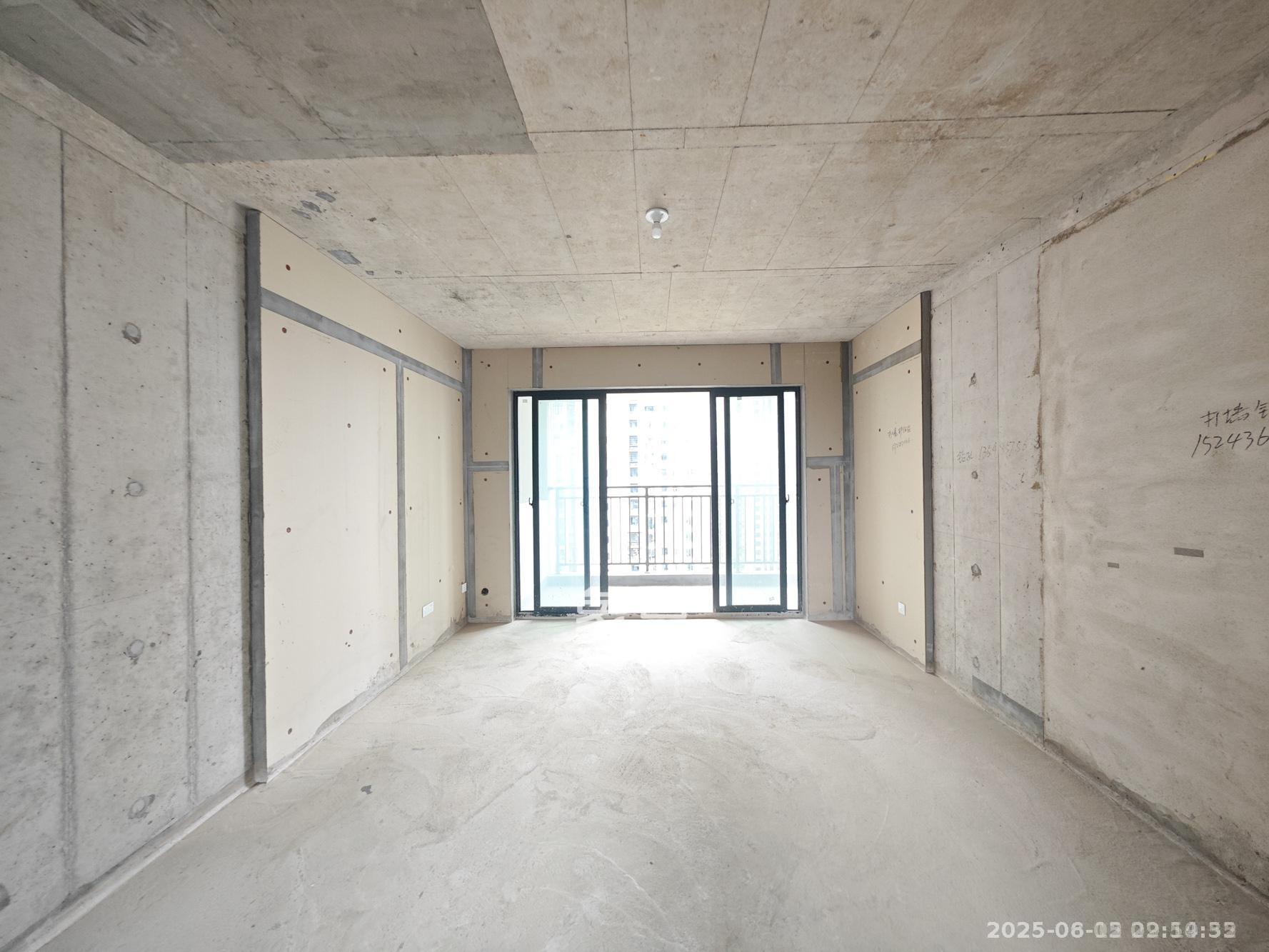 星发东宸花园 4室2厅2卫 95.0万 星发东宸花园 4室2厅2卫 95.0万客厅