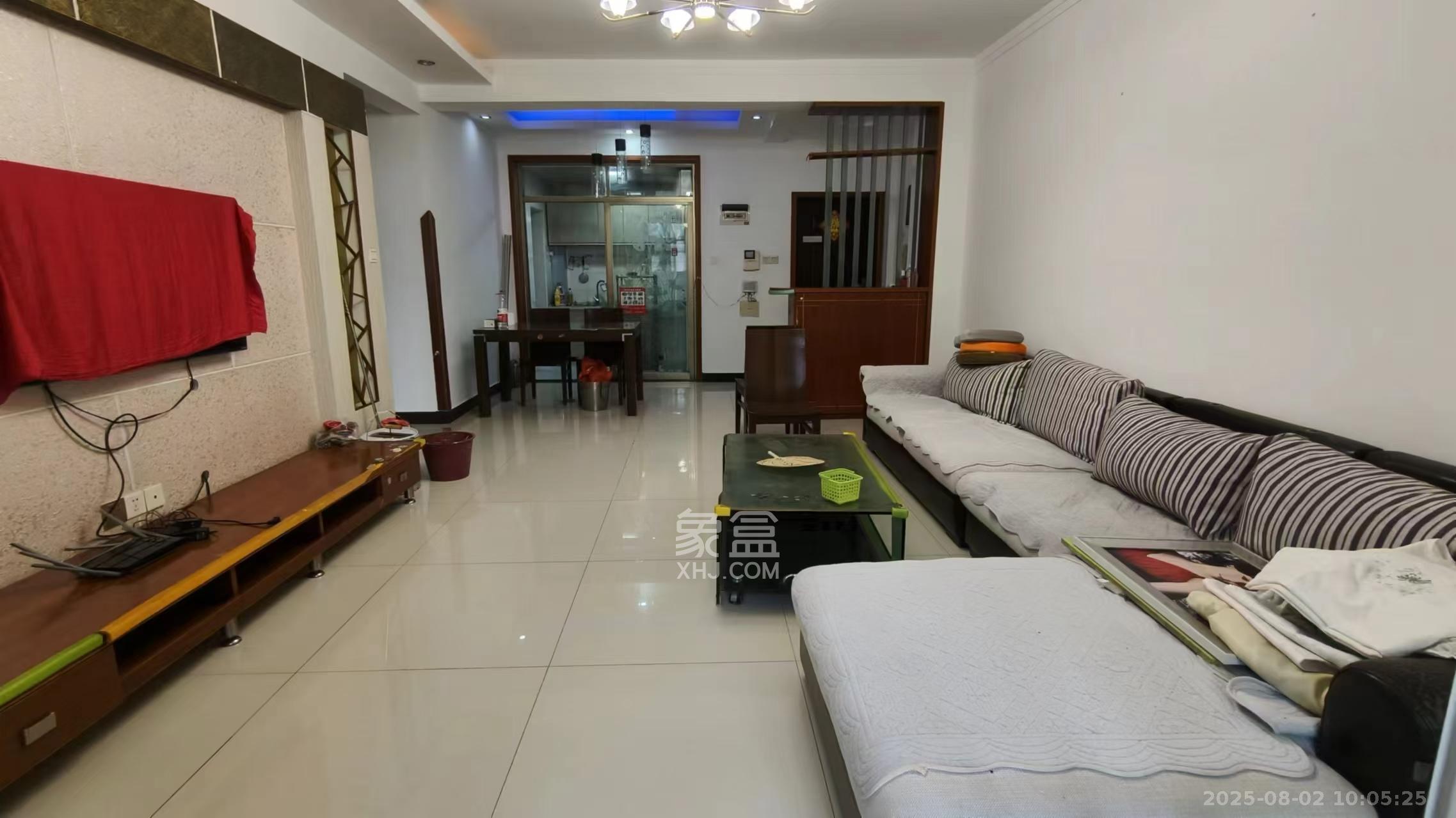 荣鑫家园 3室2厅2卫 1800.0元/月 荣鑫家园 3室2厅2卫 1800.0元/月室内图