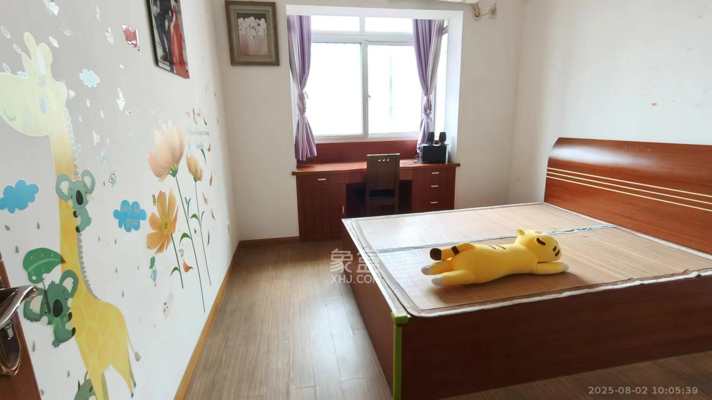 荣鑫家园  3室2厅2卫    1800.0元/月室内图