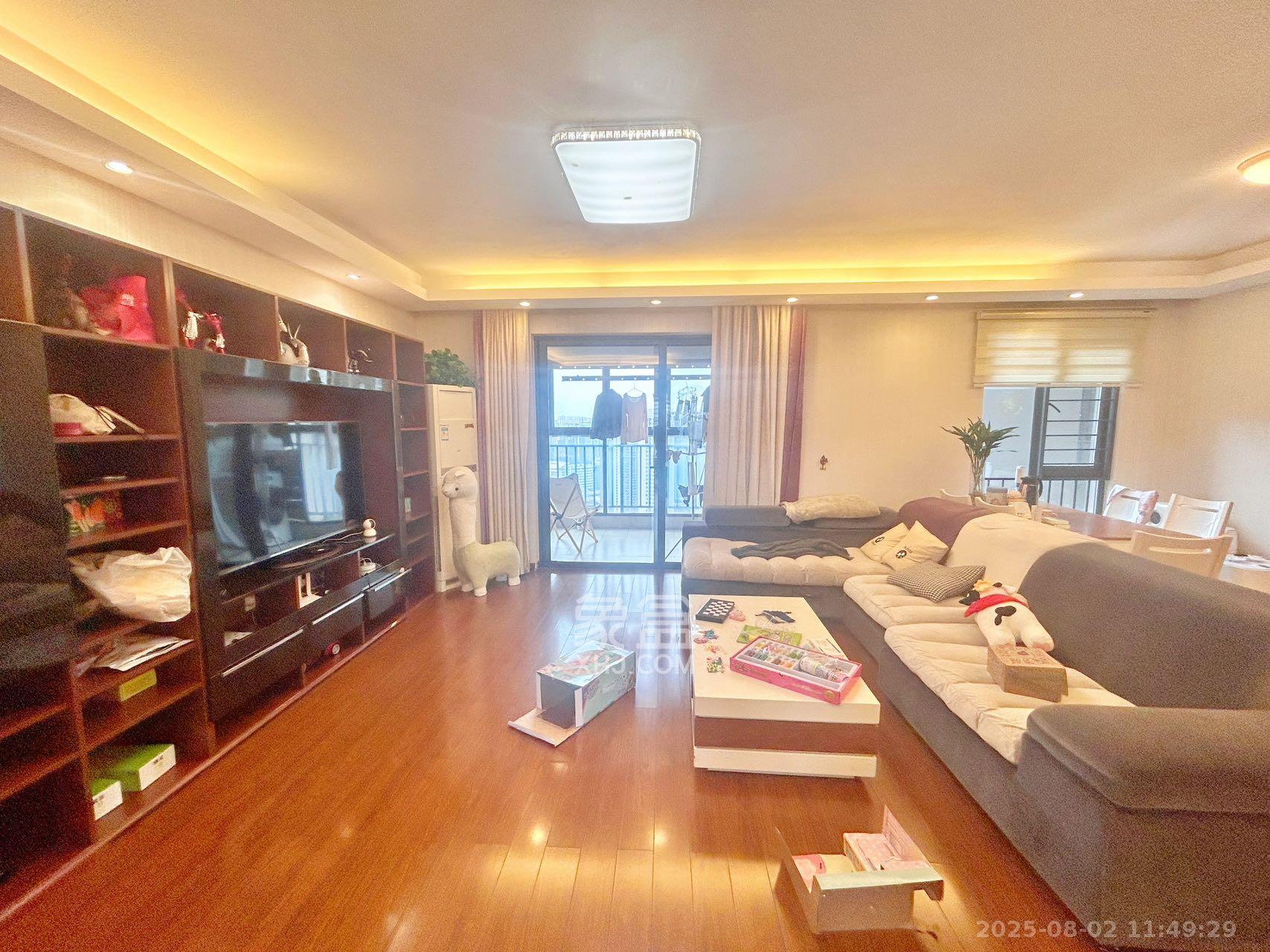 万科金域华府三四期 4室2厅2卫 3200.0元/月 万科金域华府三四期 4室2厅2卫 3200.0元/月室内图