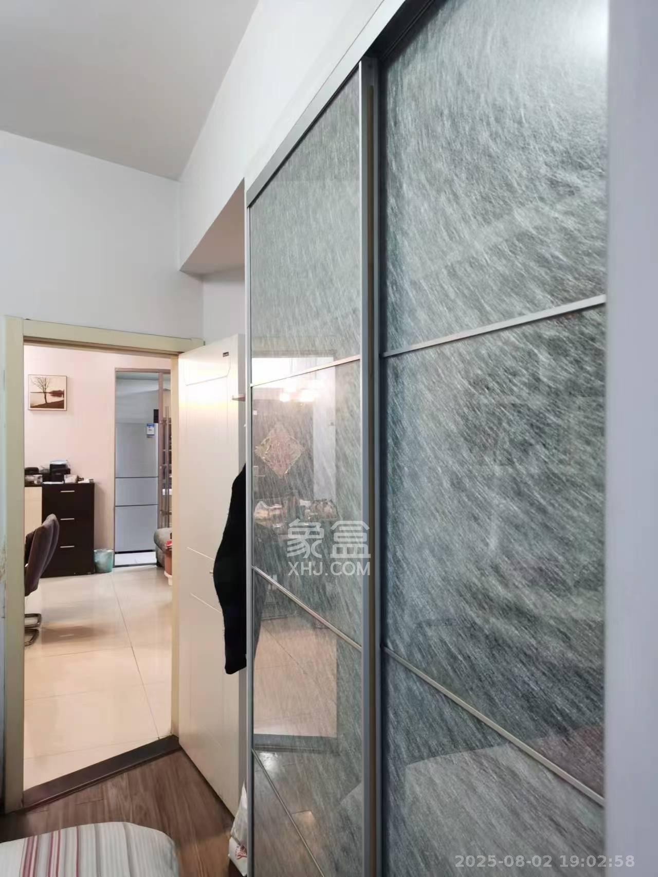 瑞都华庭(华庭美苑) 3室2厅1卫 2600.0元/月 瑞都华庭(华庭美苑) 3室2厅1卫 2600.0元/月室内图