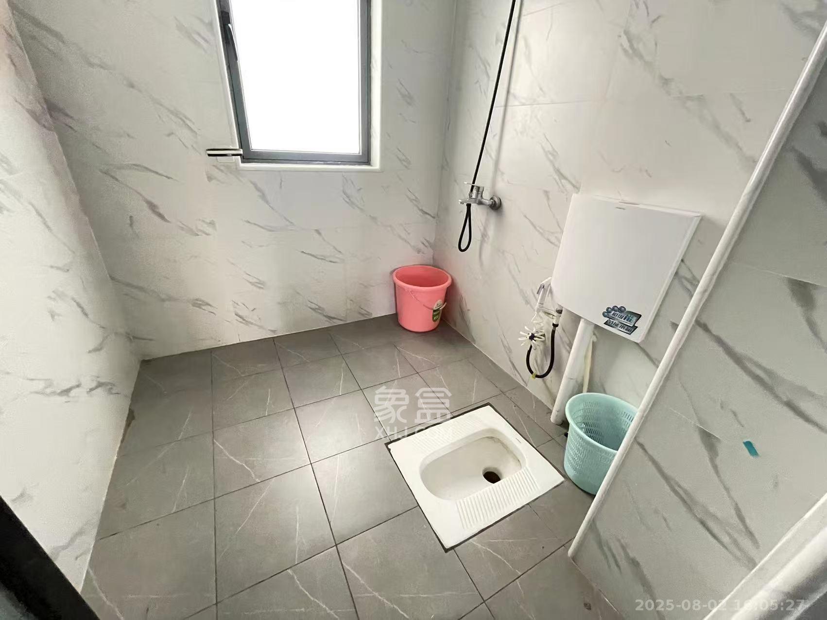 荣盛花语书苑  4室2厅2卫    4100.0元/月室内图