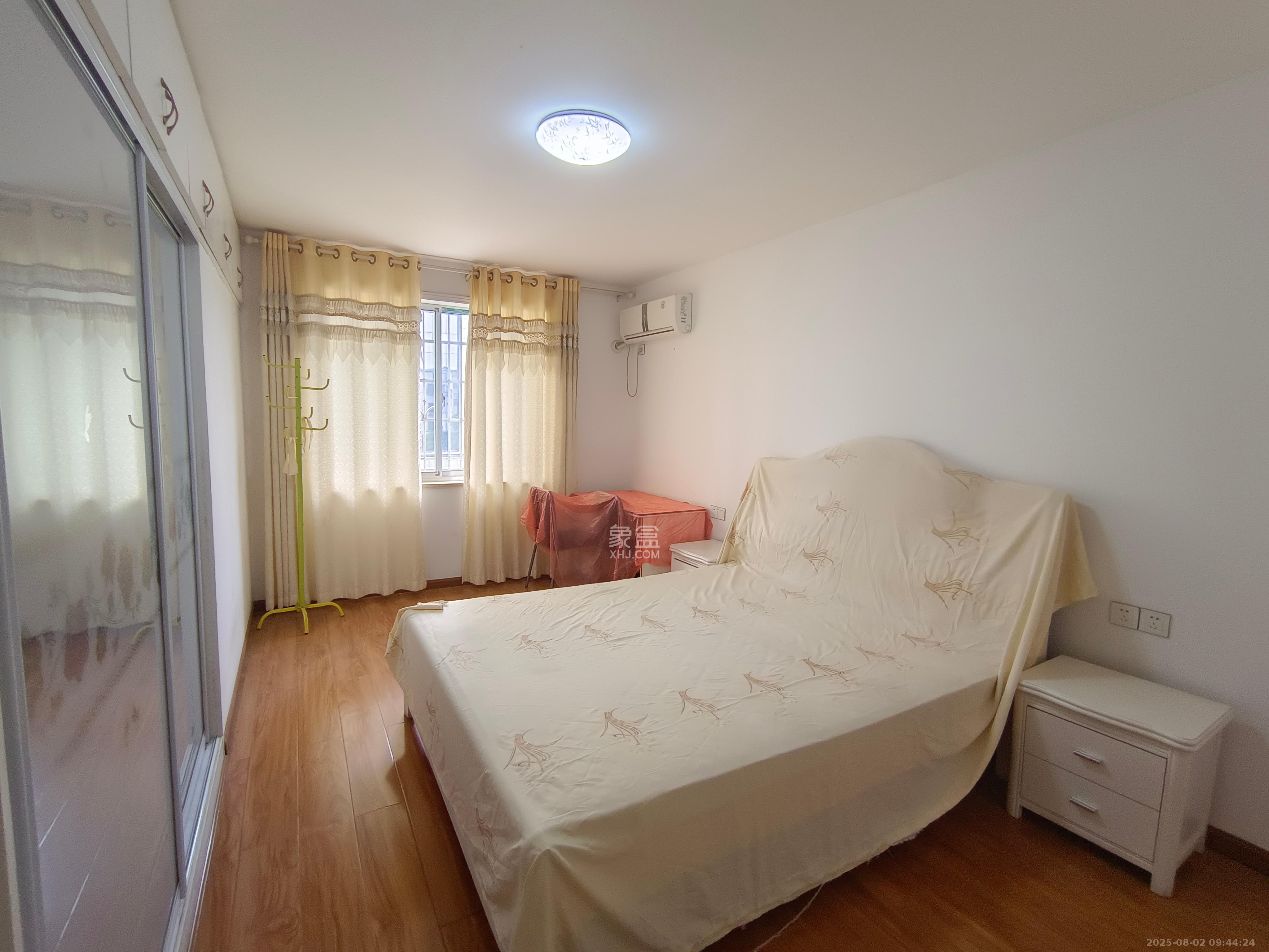 福城社区22片、23片安置小区 4室2厅2卫 2400.0元/月 福城社区22片、23片安置小区 4室2厅2卫 2400.0元/月室内图