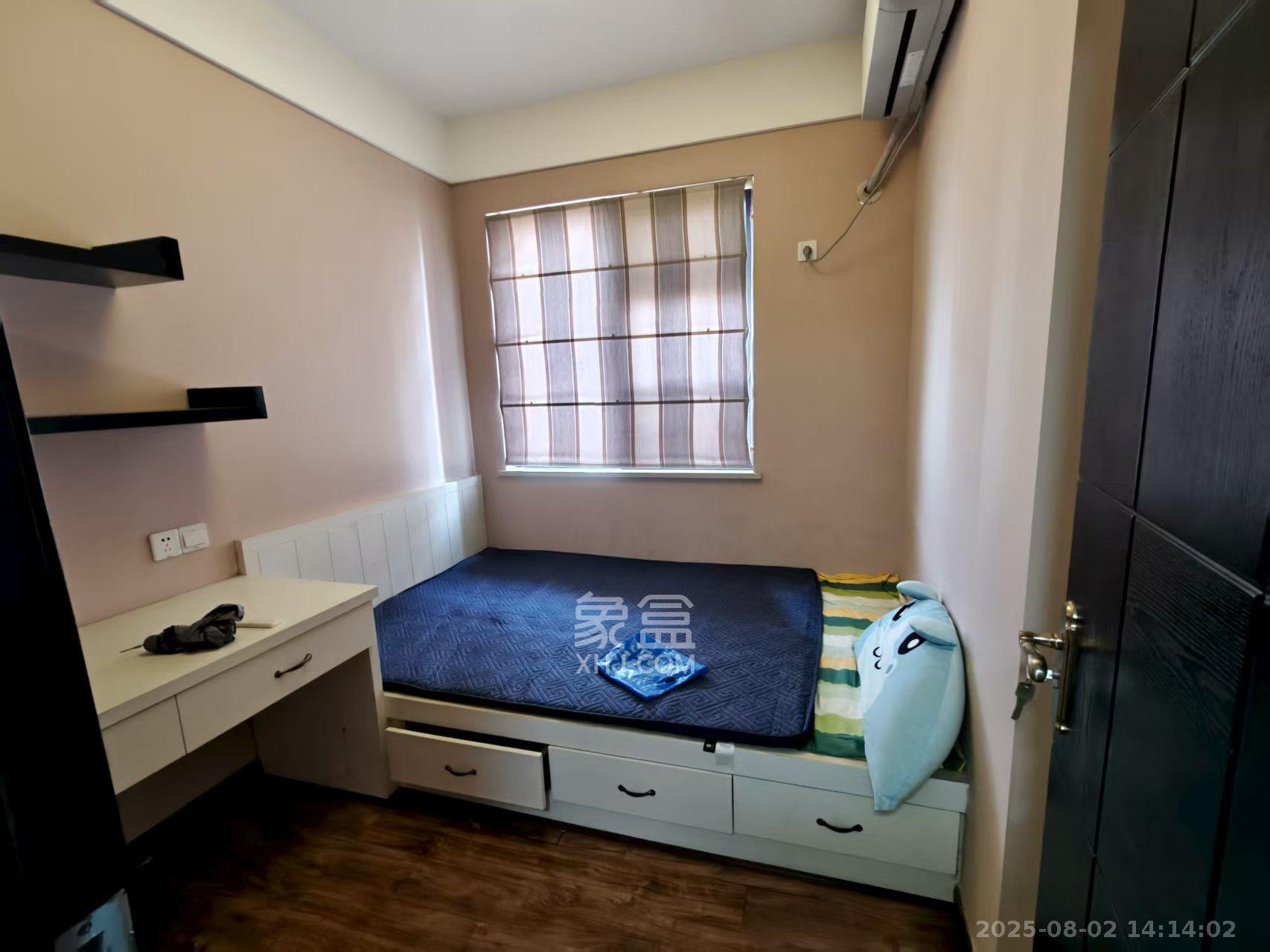 绿地海外滩一期  3室2厅2卫    2200.0元/月室内图