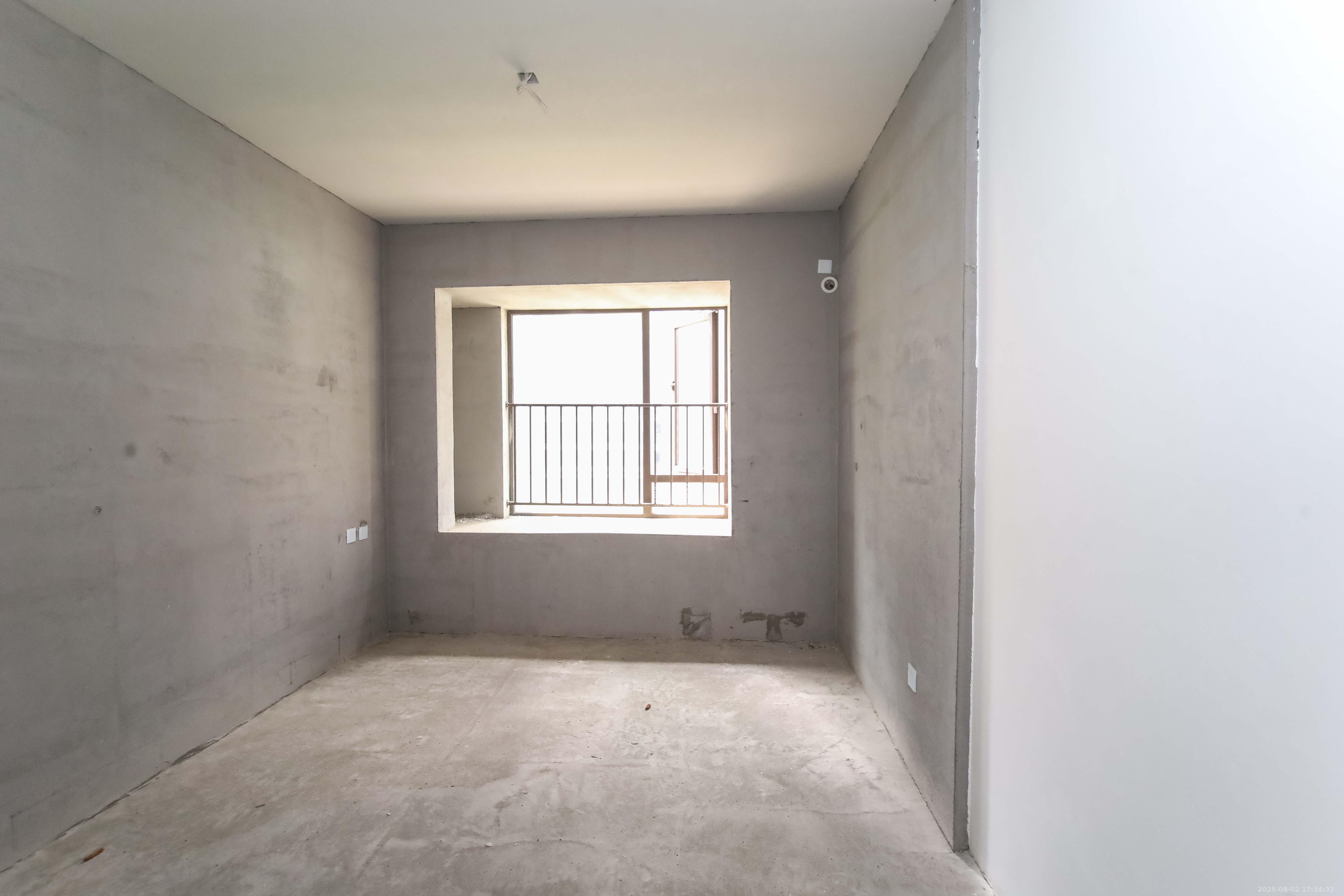 德奥悦东方  3室2厅2卫    135.0万卧室