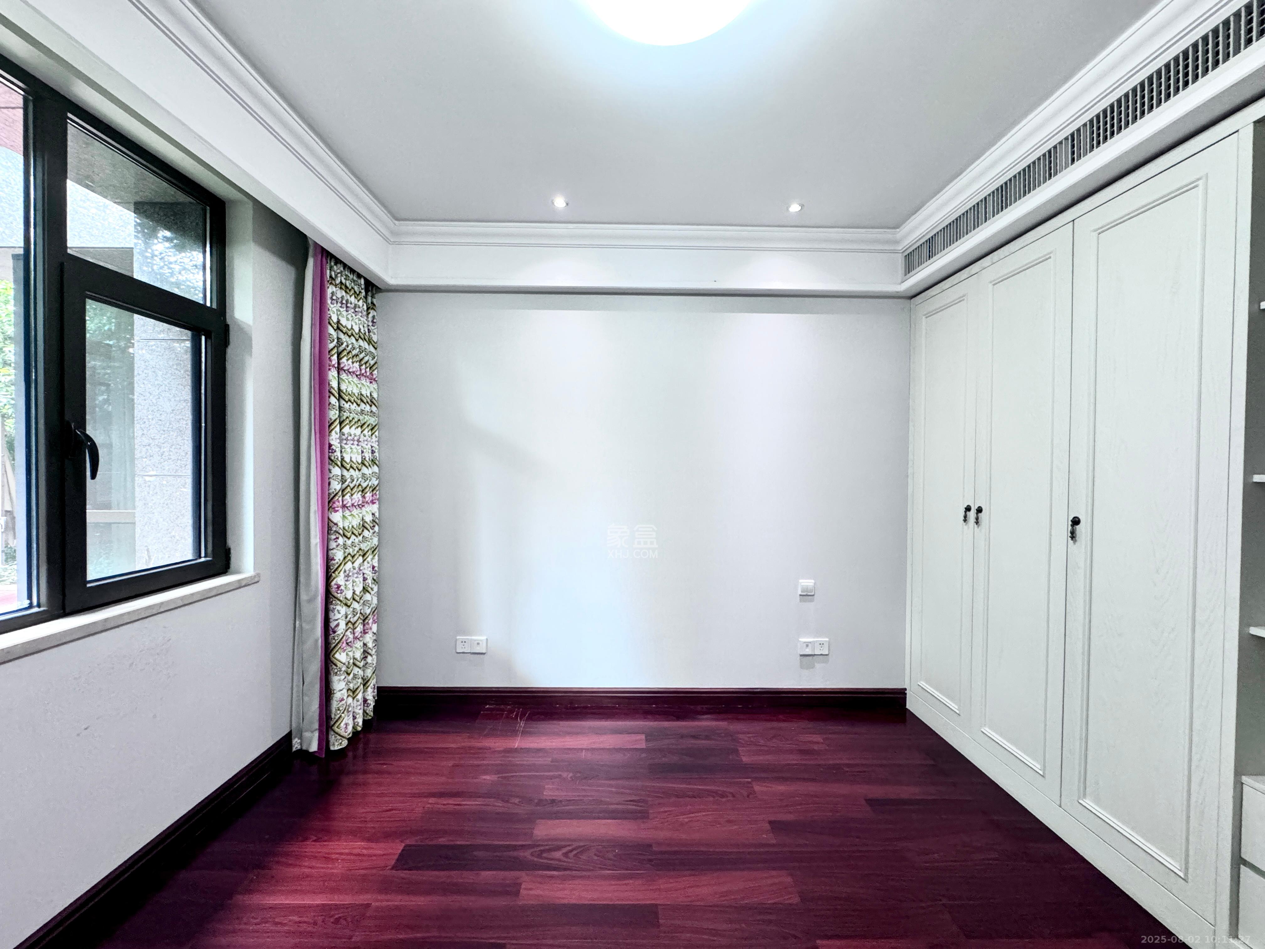 运达中央广场一、二期 3室2厅3卫 20000.0元/月 运达中央广场一、二期 3室2厅3卫 20000.0元/月室内图