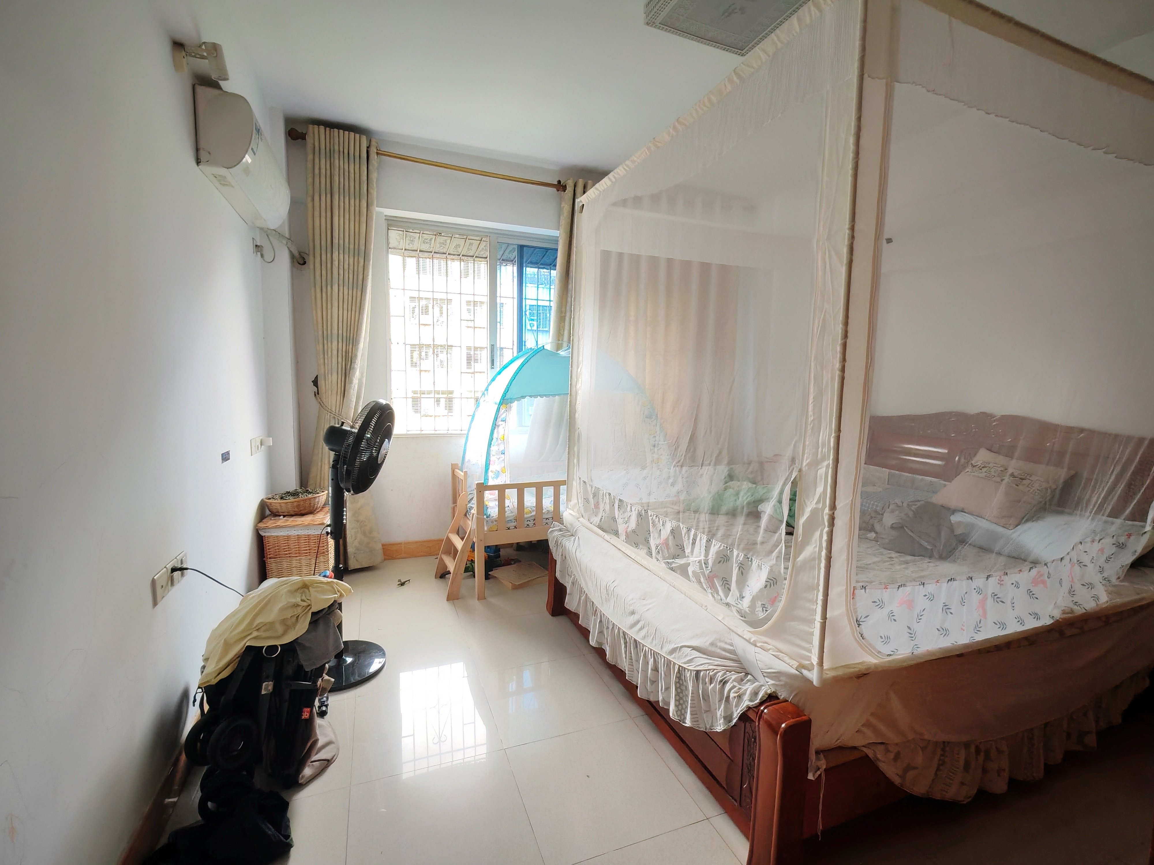 电信小区 2室2厅1卫 88.0万 电信小区 2室2厅1卫 88.0万客厅