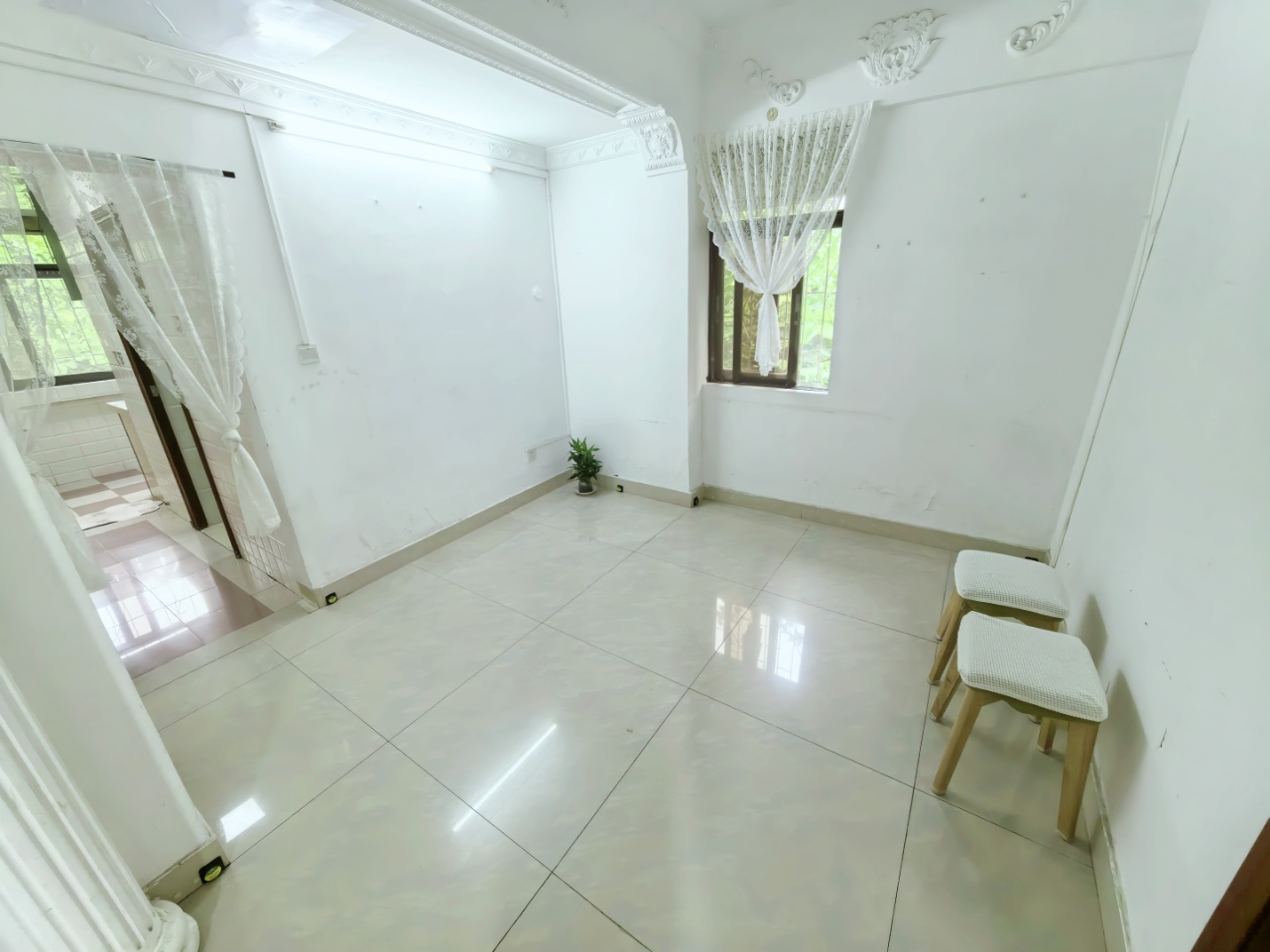 市公安局宿舍  3室2厅1卫    95.0万 市公安局宿舍  3室2厅1卫    95.0万室内图