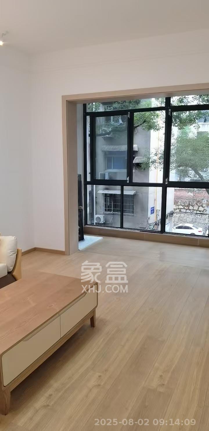 湘农桥社区  2室1厅1卫   2400.00元/月室内图