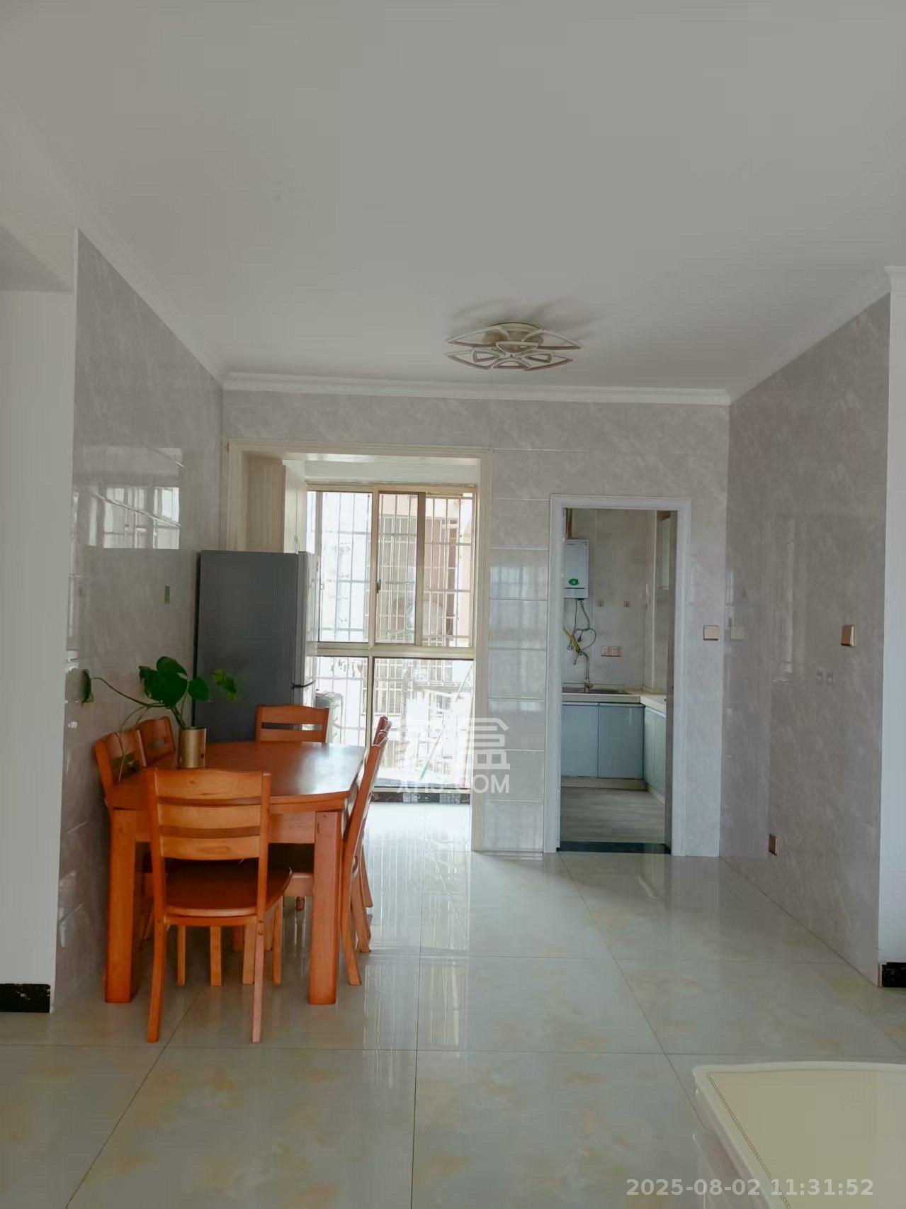 嘉顺苑 3室2厅1卫 2400.0元/月 嘉顺苑 3室2厅1卫 2400.0元/月室内图