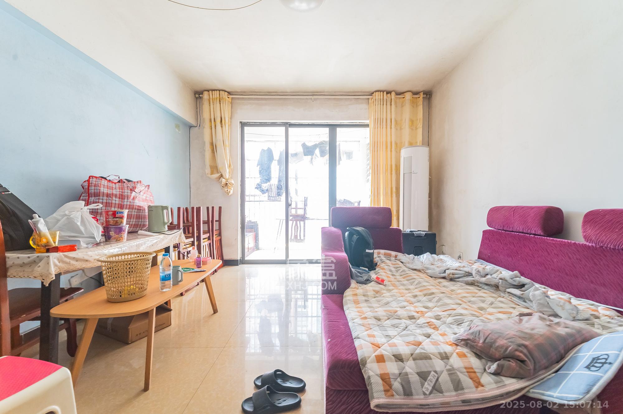 华润凤凰城二期 3室2厅1卫 62.8万 华润凤凰城二期 3室2厅1卫 62.8万客厅