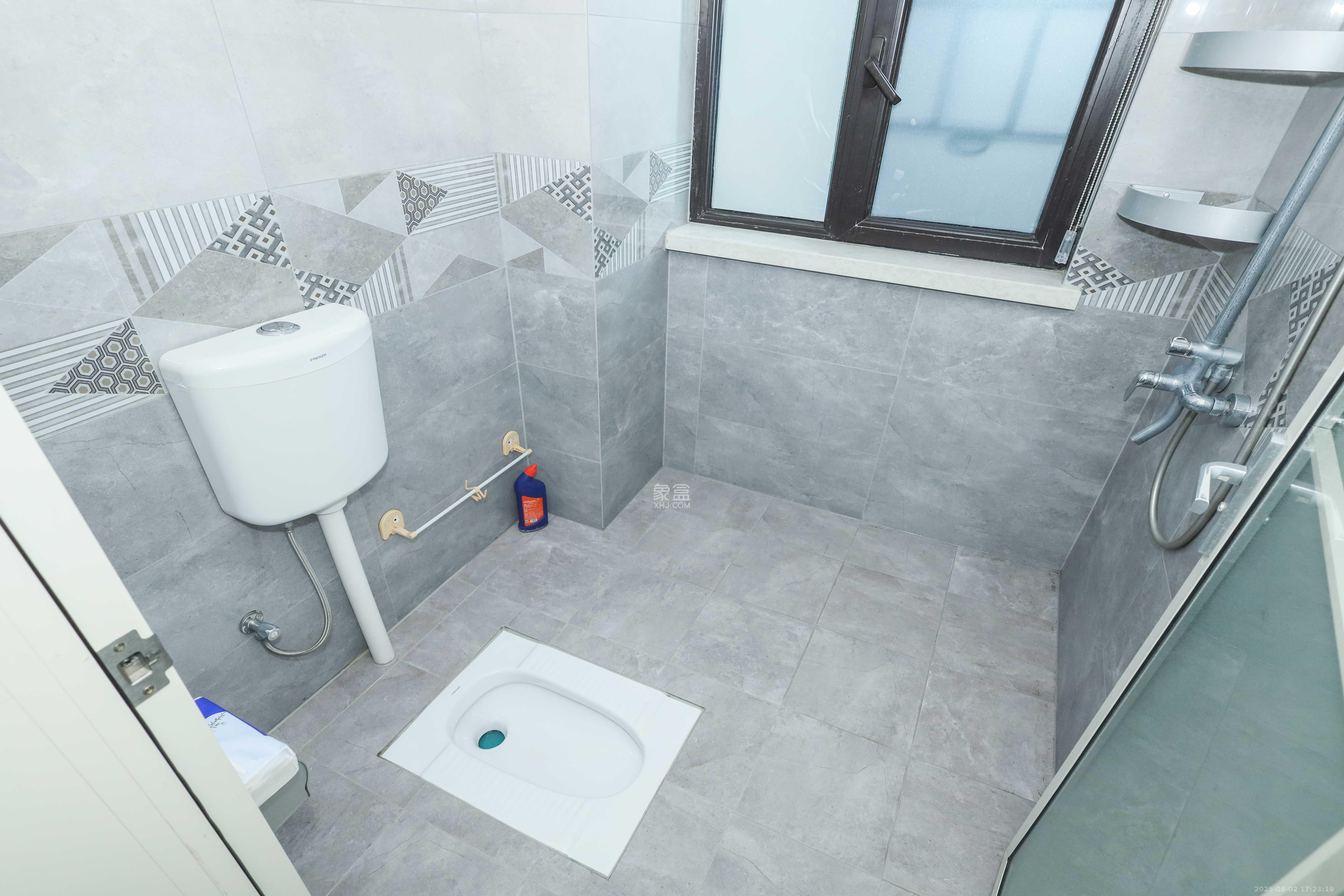 晟通牡丹舸  3室2厅2卫    248.8万 晟通牡丹舸  3室2厅2卫    248.8万卫生间