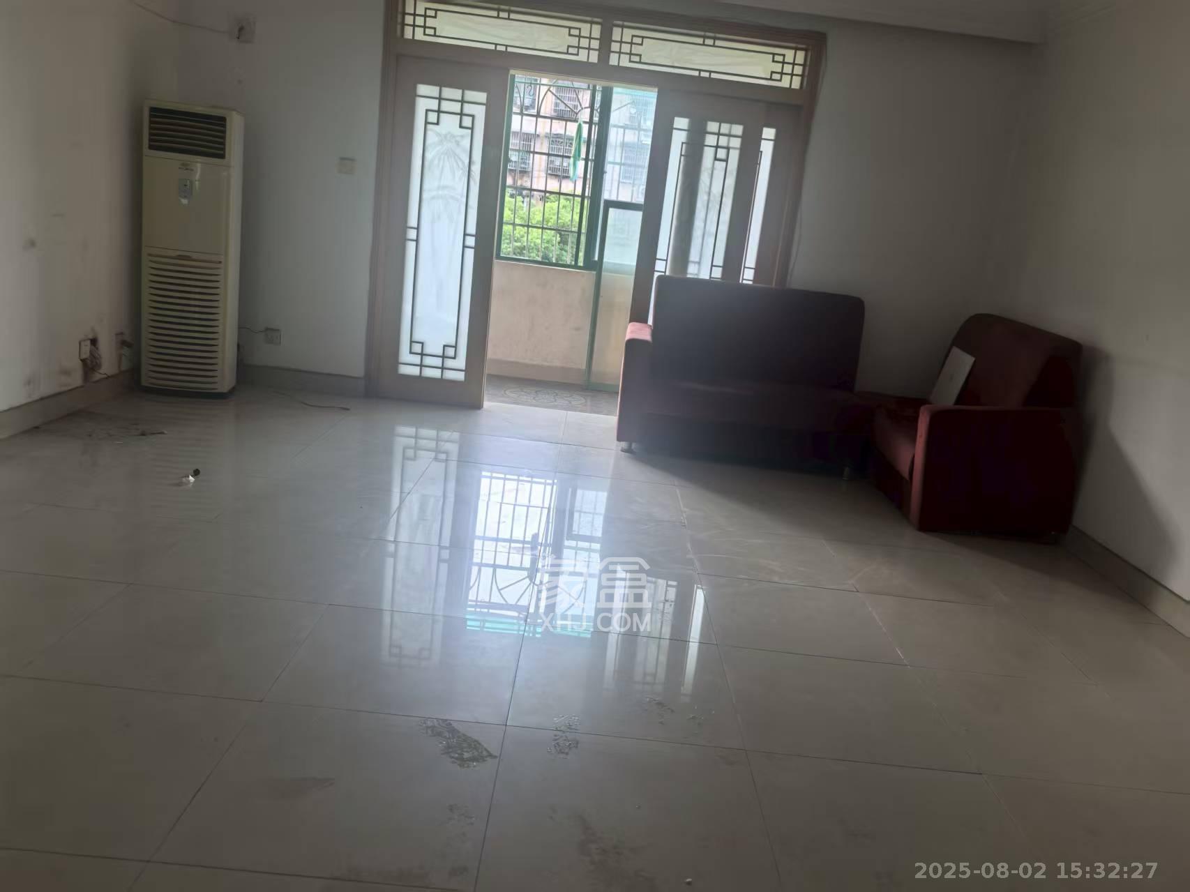 三湘小区 3室2厅2卫 1600.0元/月 三湘小区 3室2厅2卫 1600.0元/月室内图