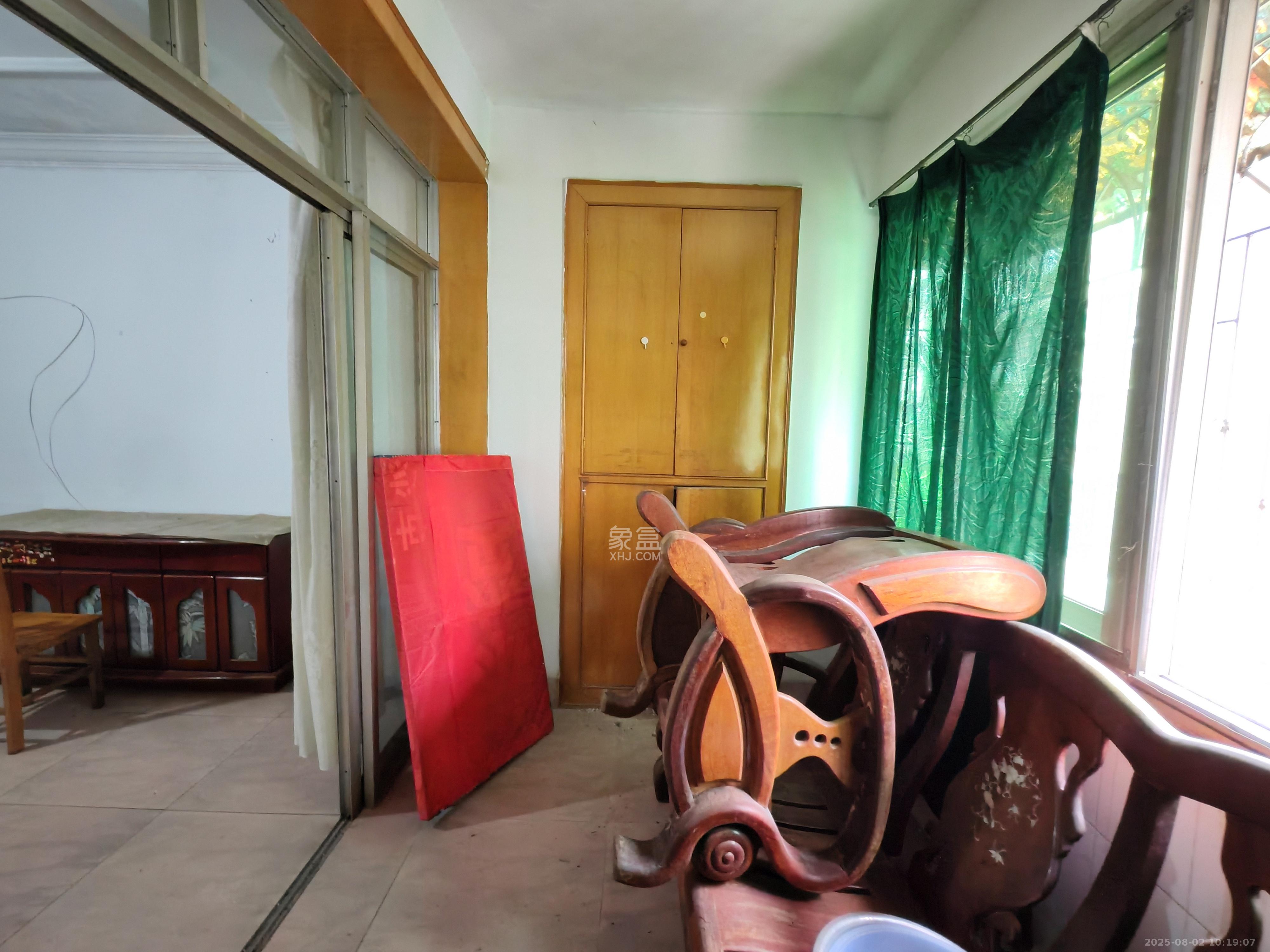 恒达花园  3室1厅1卫    1100.0元/月室内图