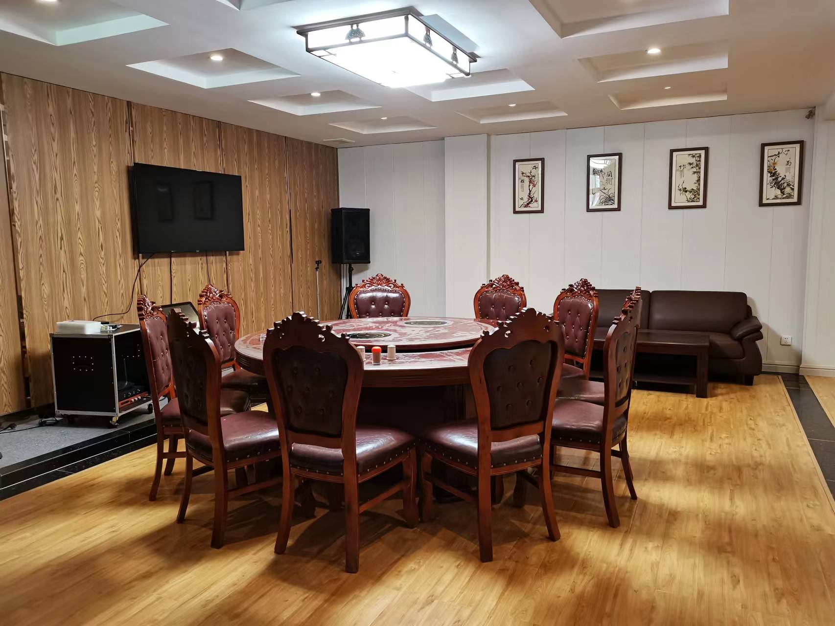 鸿洲江山 8室2厅4卫 15000.0元/月 鸿洲江山 8室2厅4卫 15000.0元/月室内图