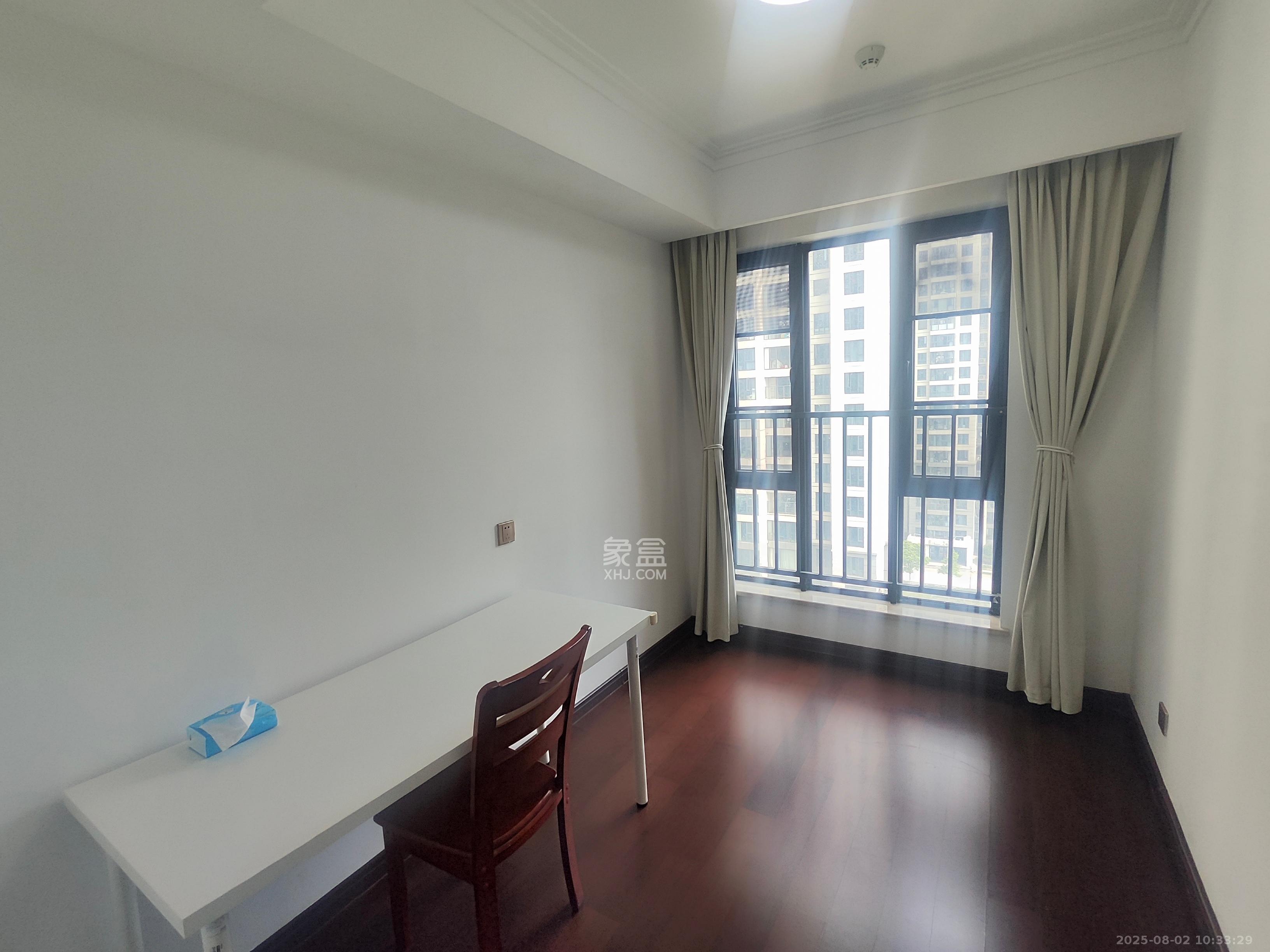 绿地长沙城际空间站(绿地新里佳苑) 4室2厅2卫 3800.0元/月 绿地长沙城际空间站(绿地新里佳苑) 4室2厅2卫 3800.0元/月室内图