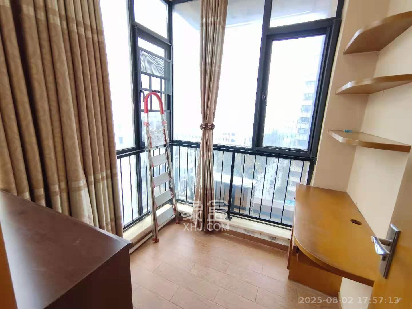 长房时代城  1室1厅1卫    1900.0元/月室内图