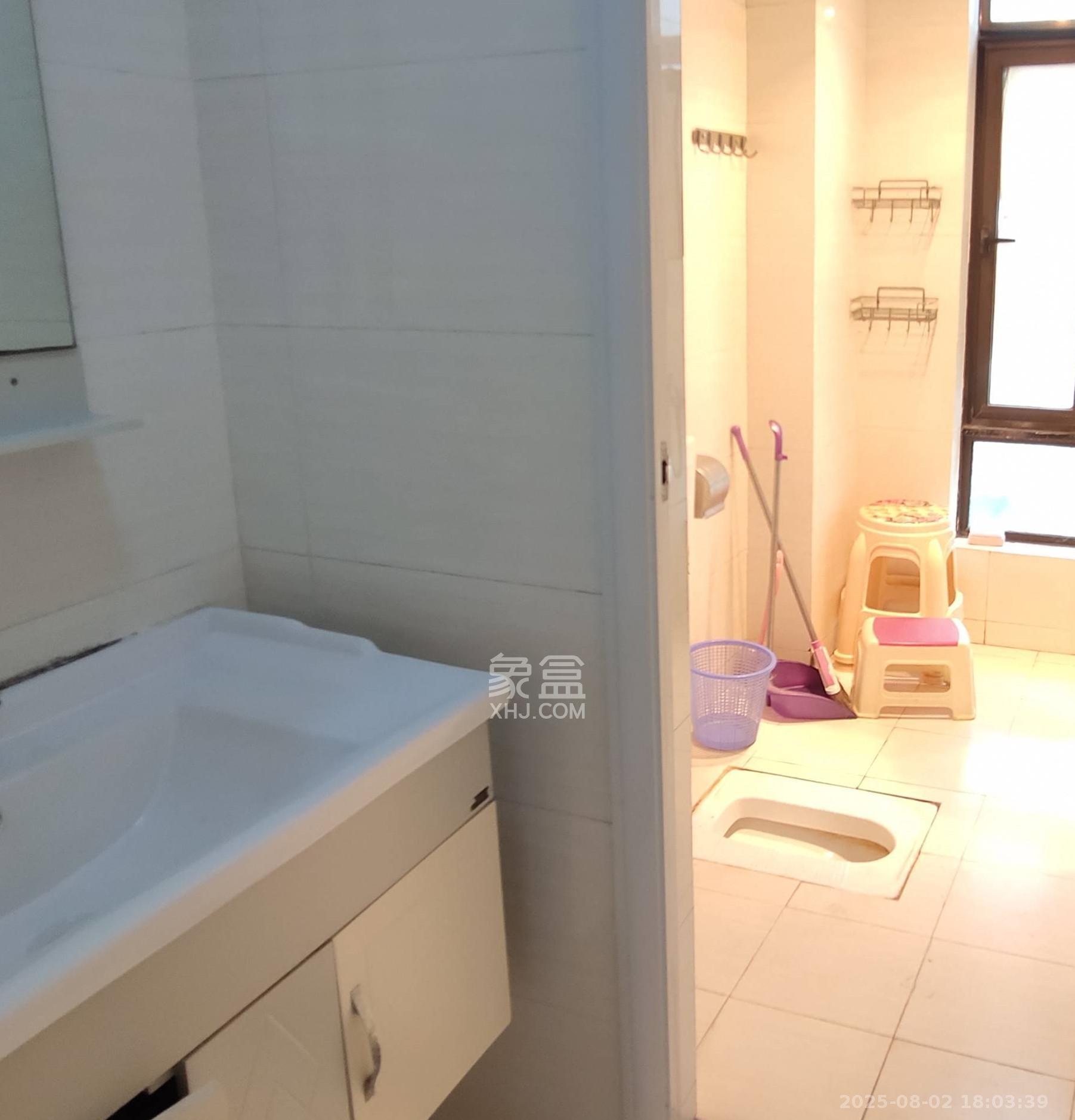 铂宫 3室2厅2卫 4400.0元/月 铂宫 3室2厅2卫 4400.0元/月室内图