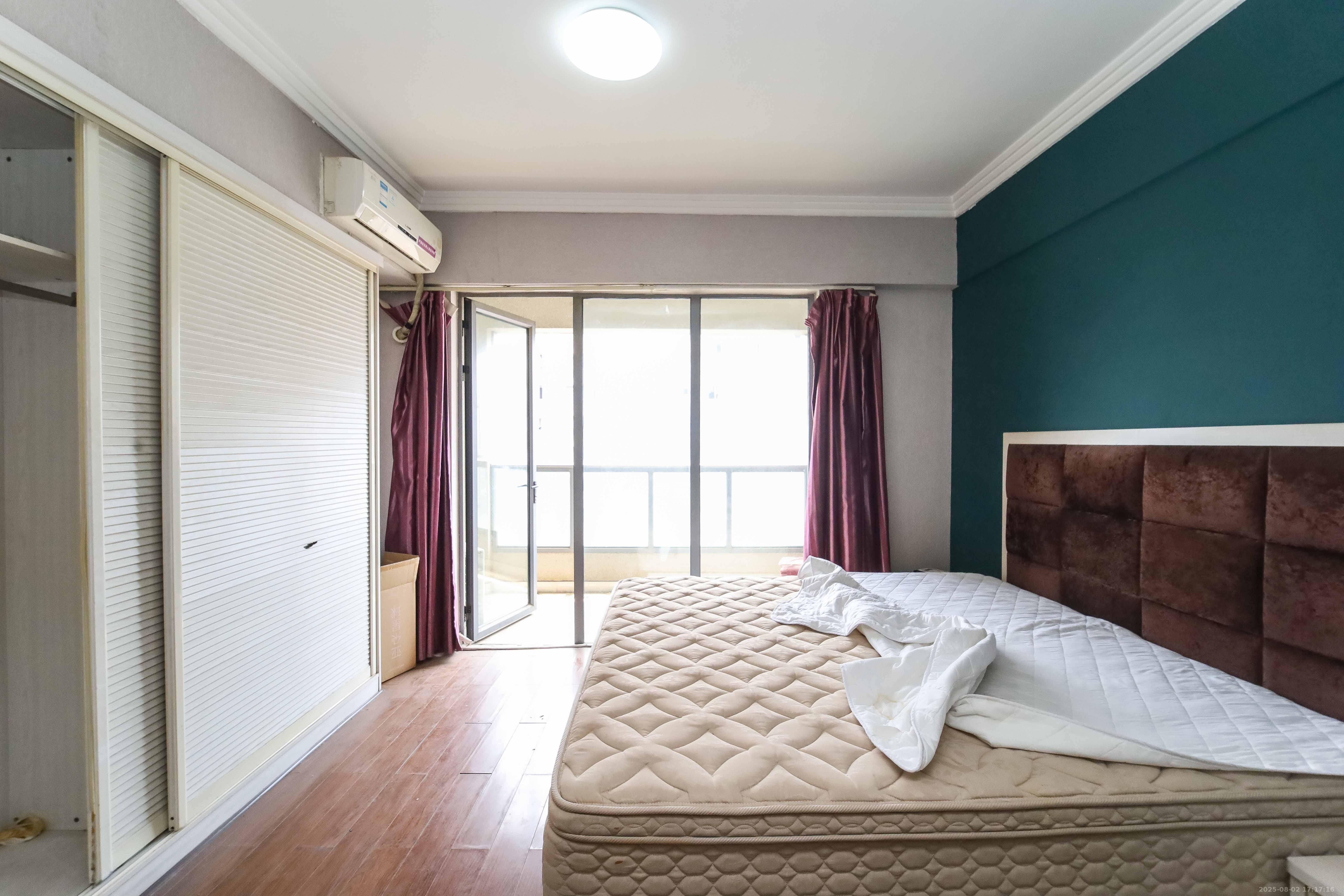 西子一间  1室1厅1卫    36.0万卧室