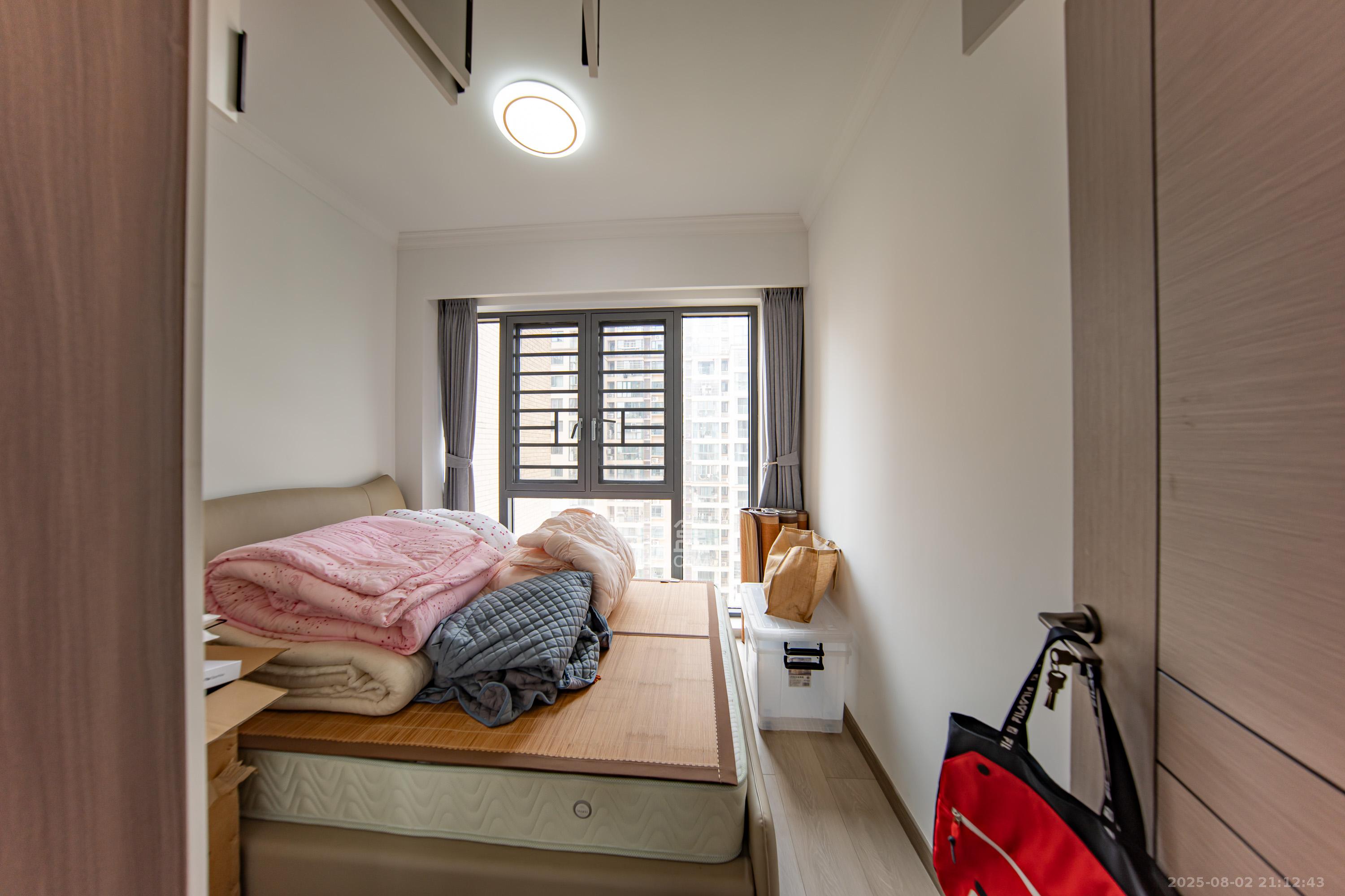 洋湖时代 3室2厅1卫 84.00万 洋湖时代 3室2厅1卫 84.00万卧室