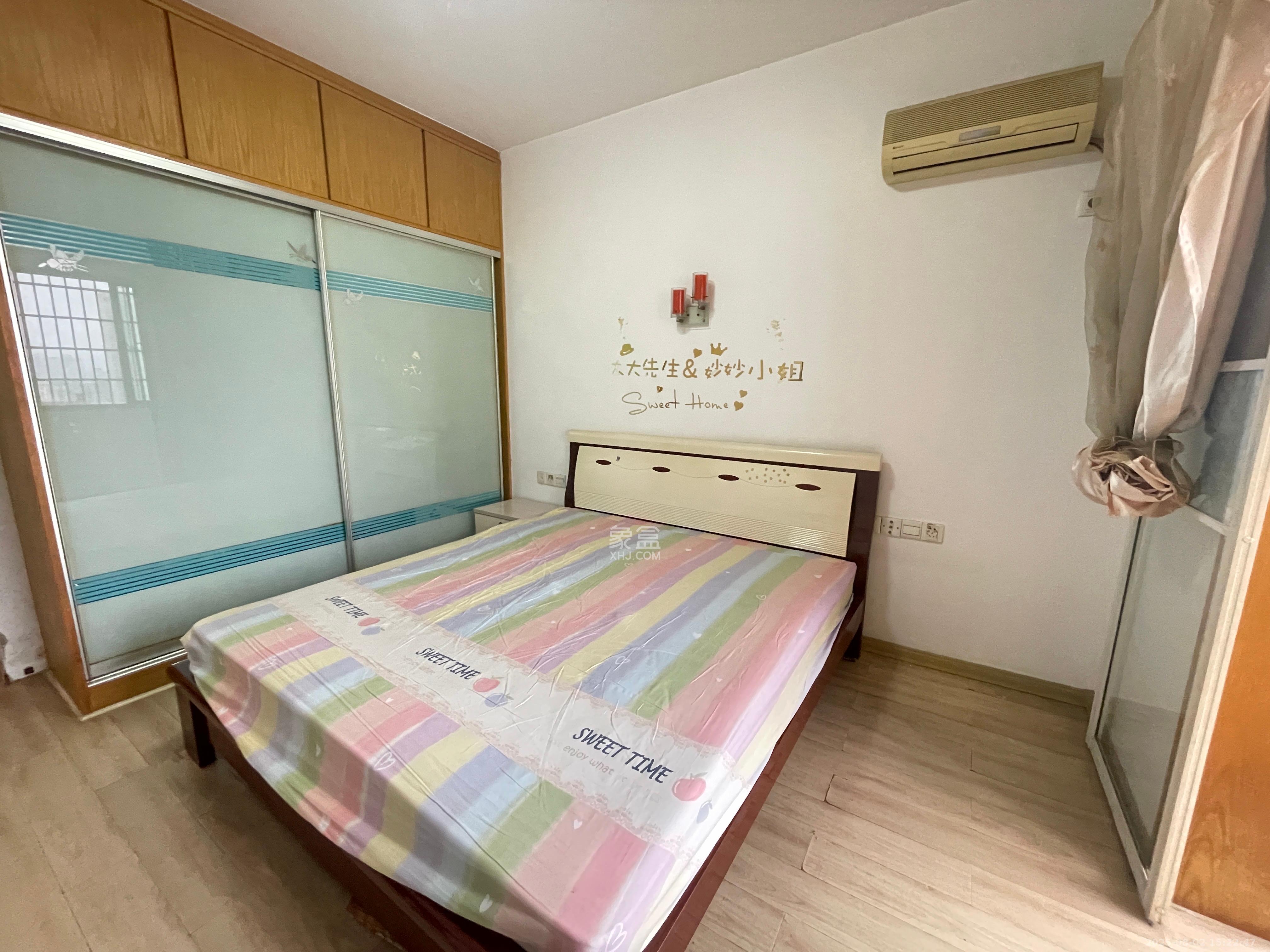 阳明山庄  3室2厅2卫   2300.00元/月室内图