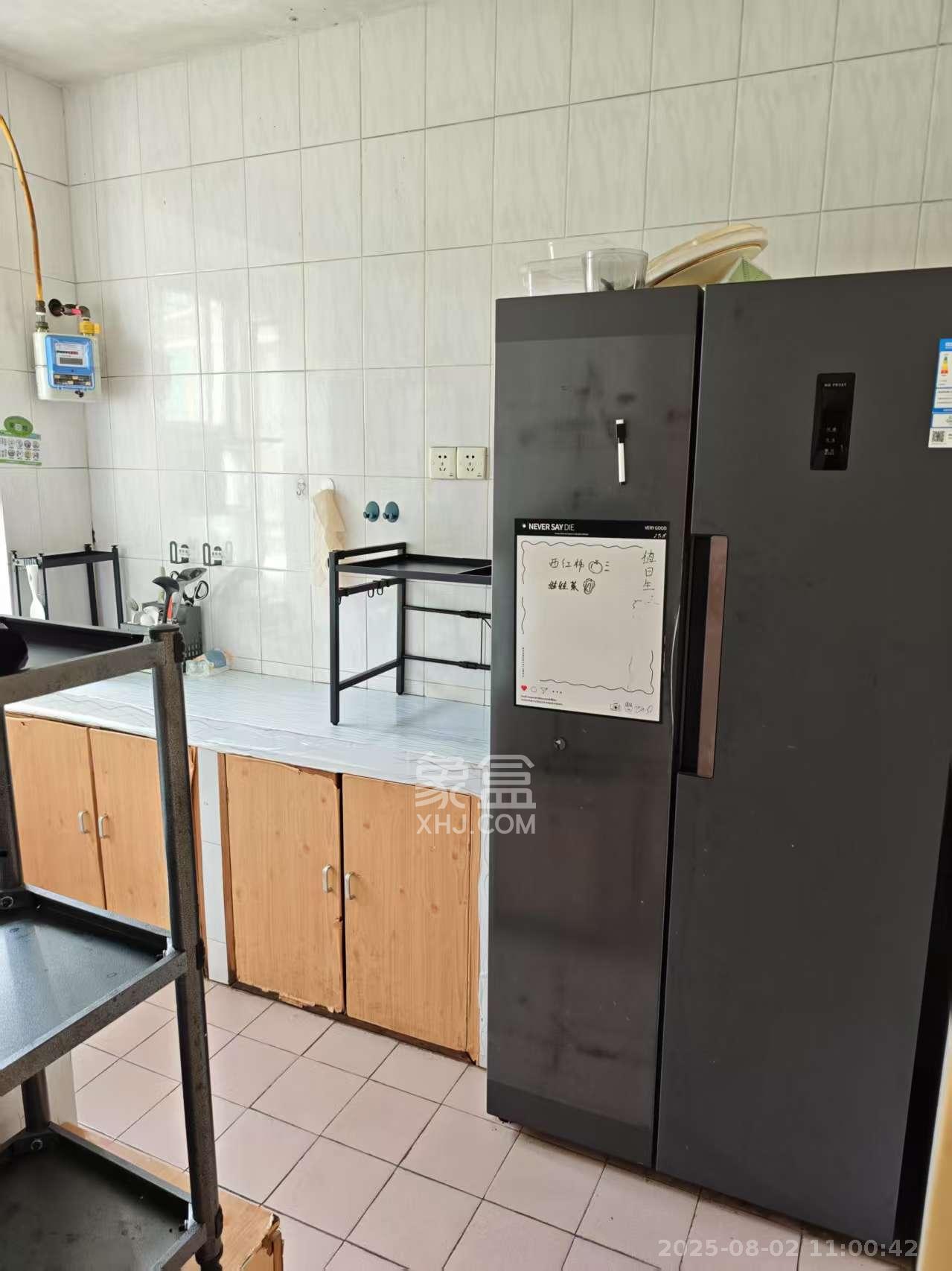 湘卫花苑  3室2厅1卫    1800.0元/月室内图