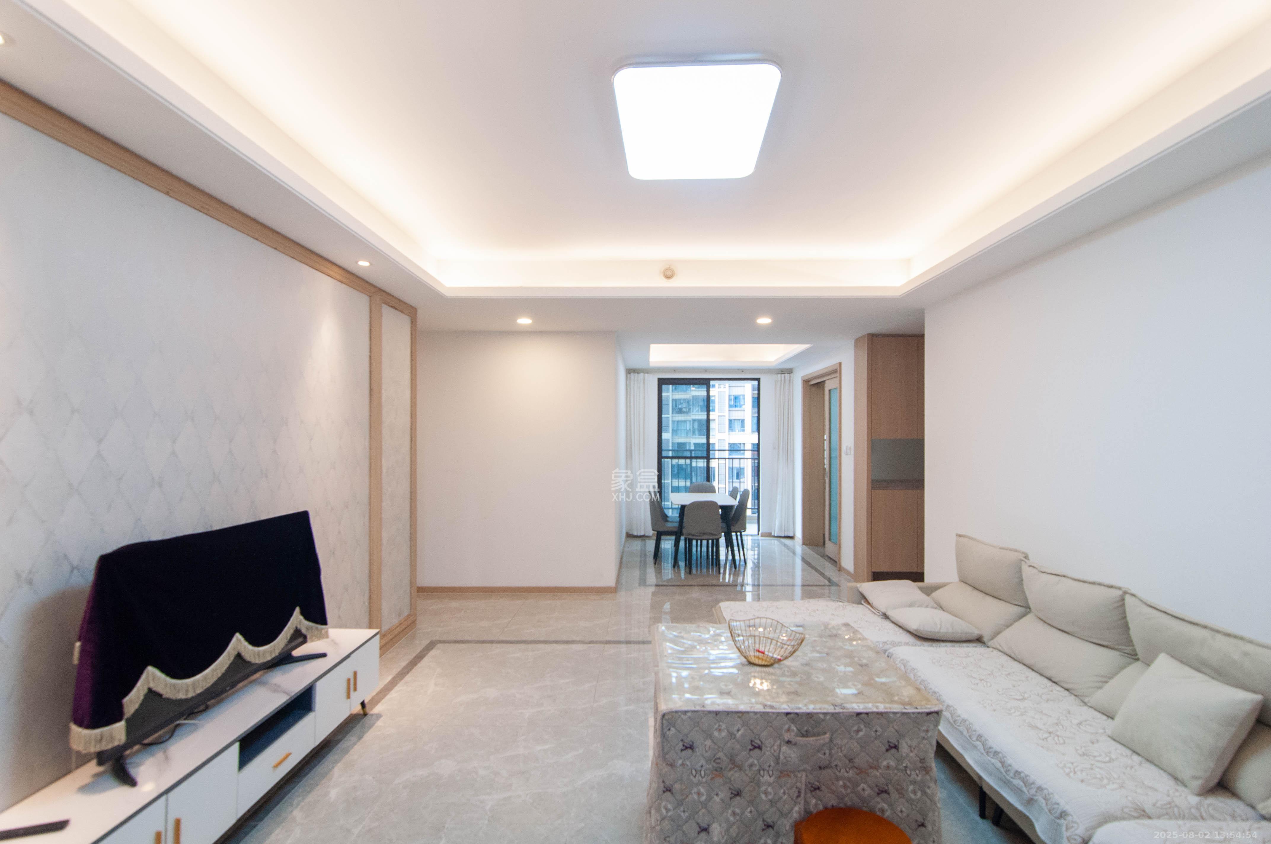 梅溪湖玺悦(新城金茂梦想玺悦)  4室2厅2卫    165.0万 梅溪湖玺悦(新城金茂梦想玺悦)  4室2厅2卫    165.0万客厅