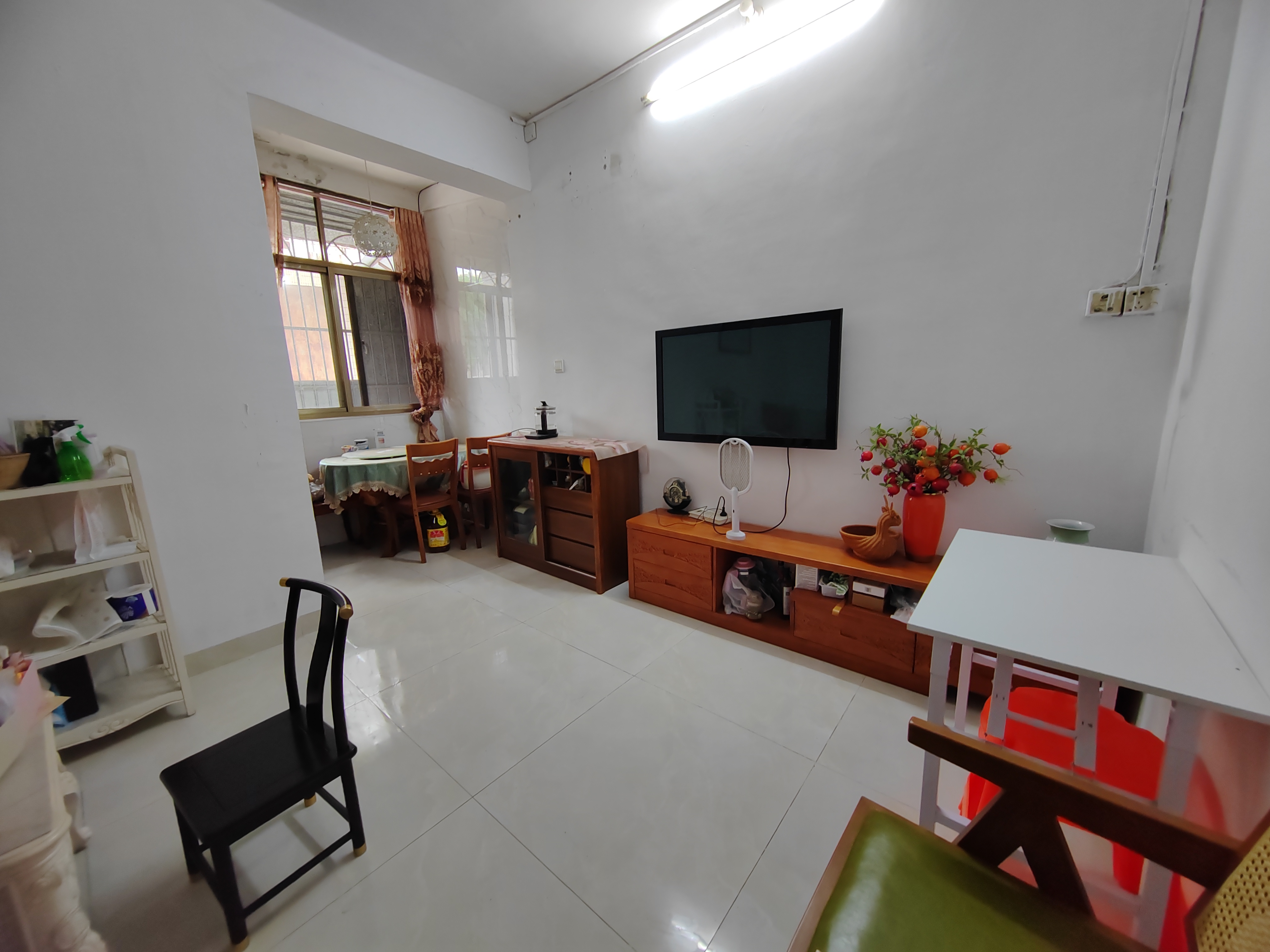 邮政局宿舍(海府路) 2室1厅1卫 65.0万 邮政局宿舍(海府路) 2室1厅1卫 65.0万客厅