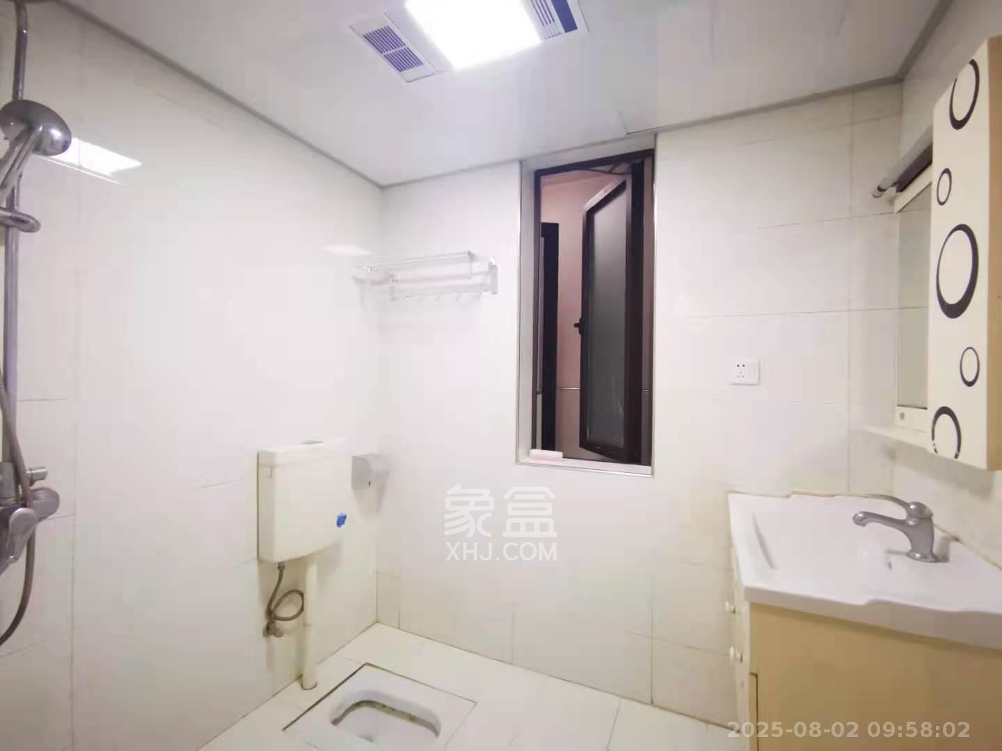 保利麓谷林语D区  1室2厅1卫    1200.0元/月室内图