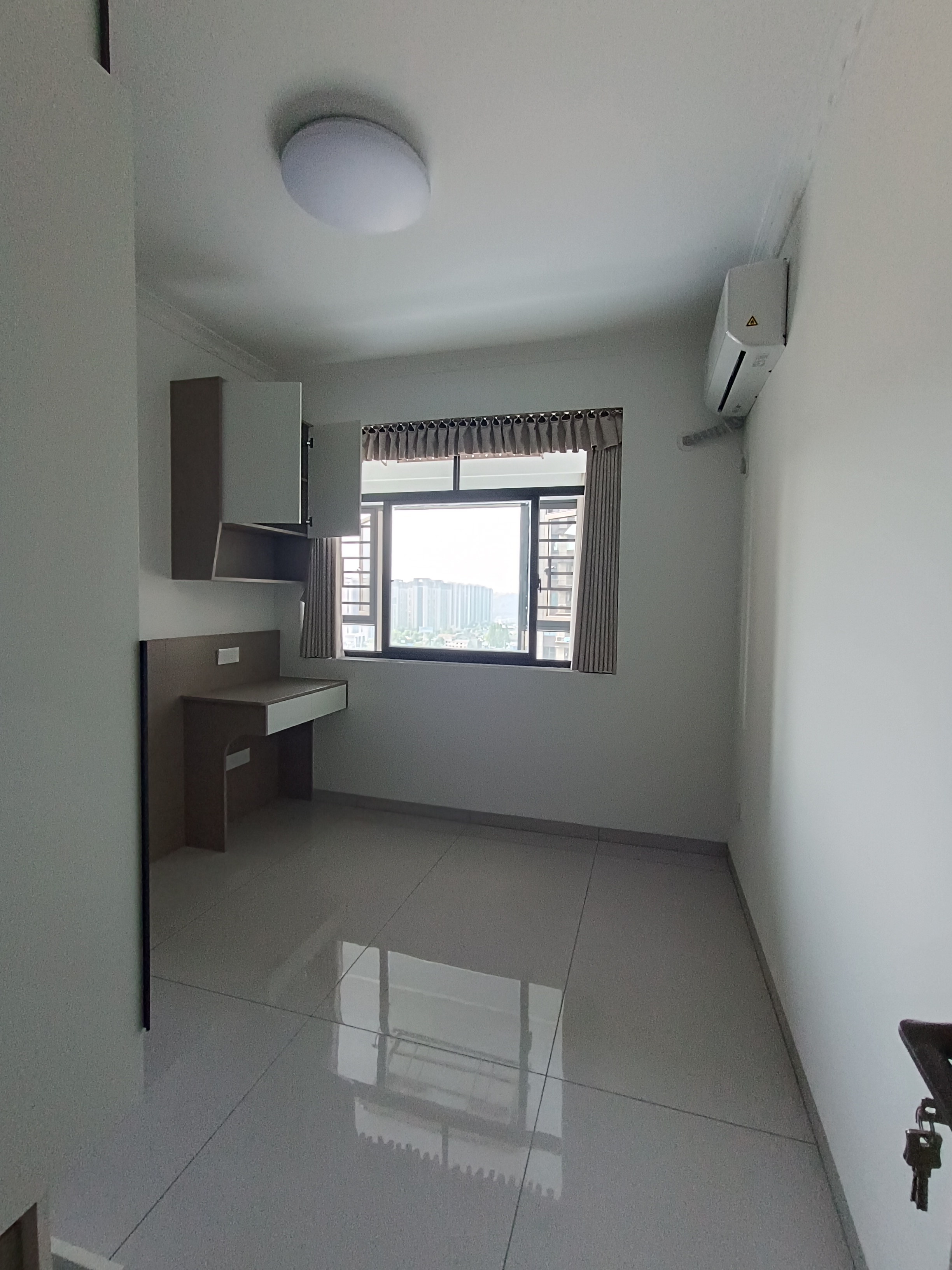 荣盛花语书苑 3室2厅2卫 2500.0元/月 荣盛花语书苑 3室2厅2卫 2500.0元/月室内图