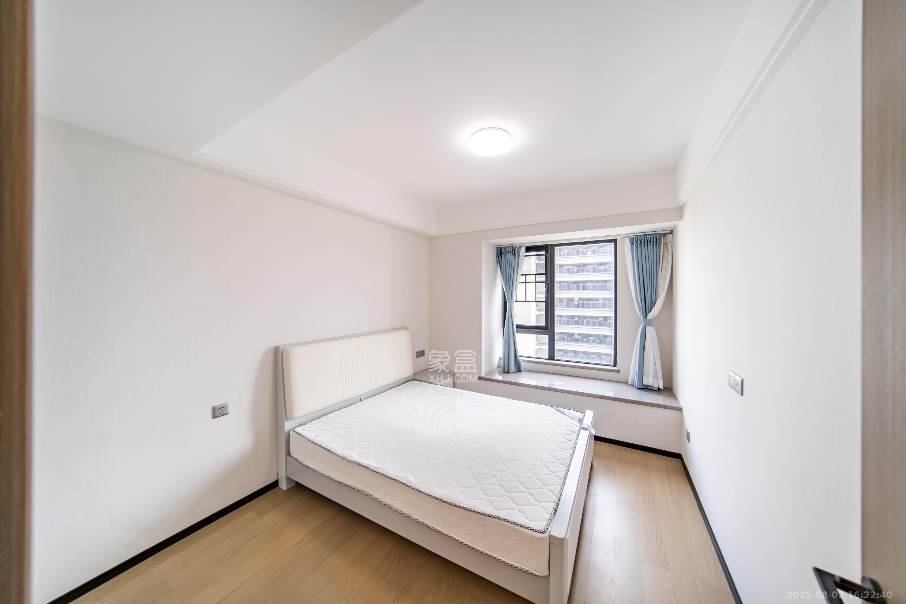 中海麓山境南区  3室2厅2卫    122.8万 中海麓山境南区  3室2厅2卫    122.8万卧室