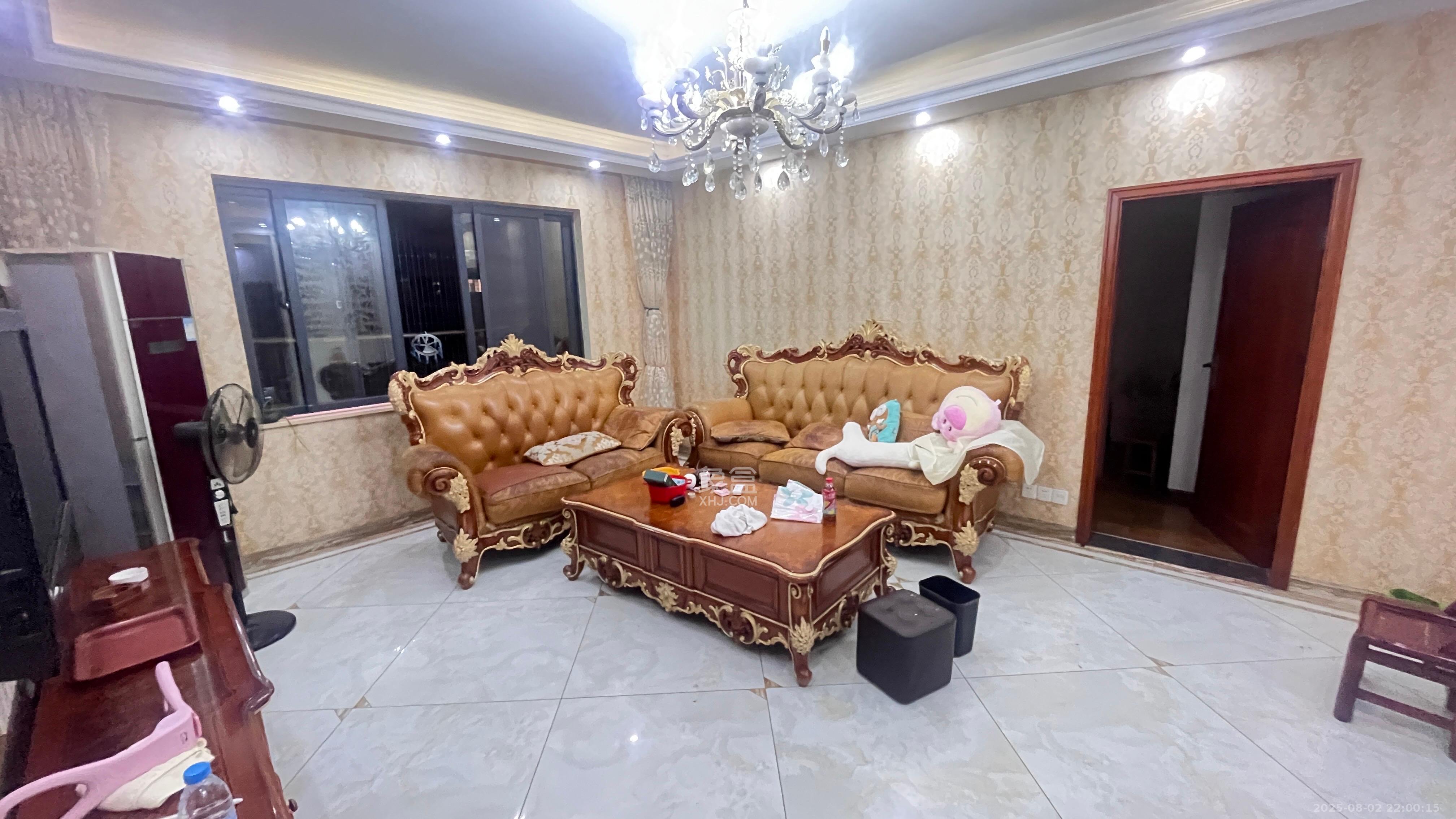 阳光锦城  4室2厅1卫    4500.0元/月 阳光锦城  4室2厅1卫    4500.0元/月室内图