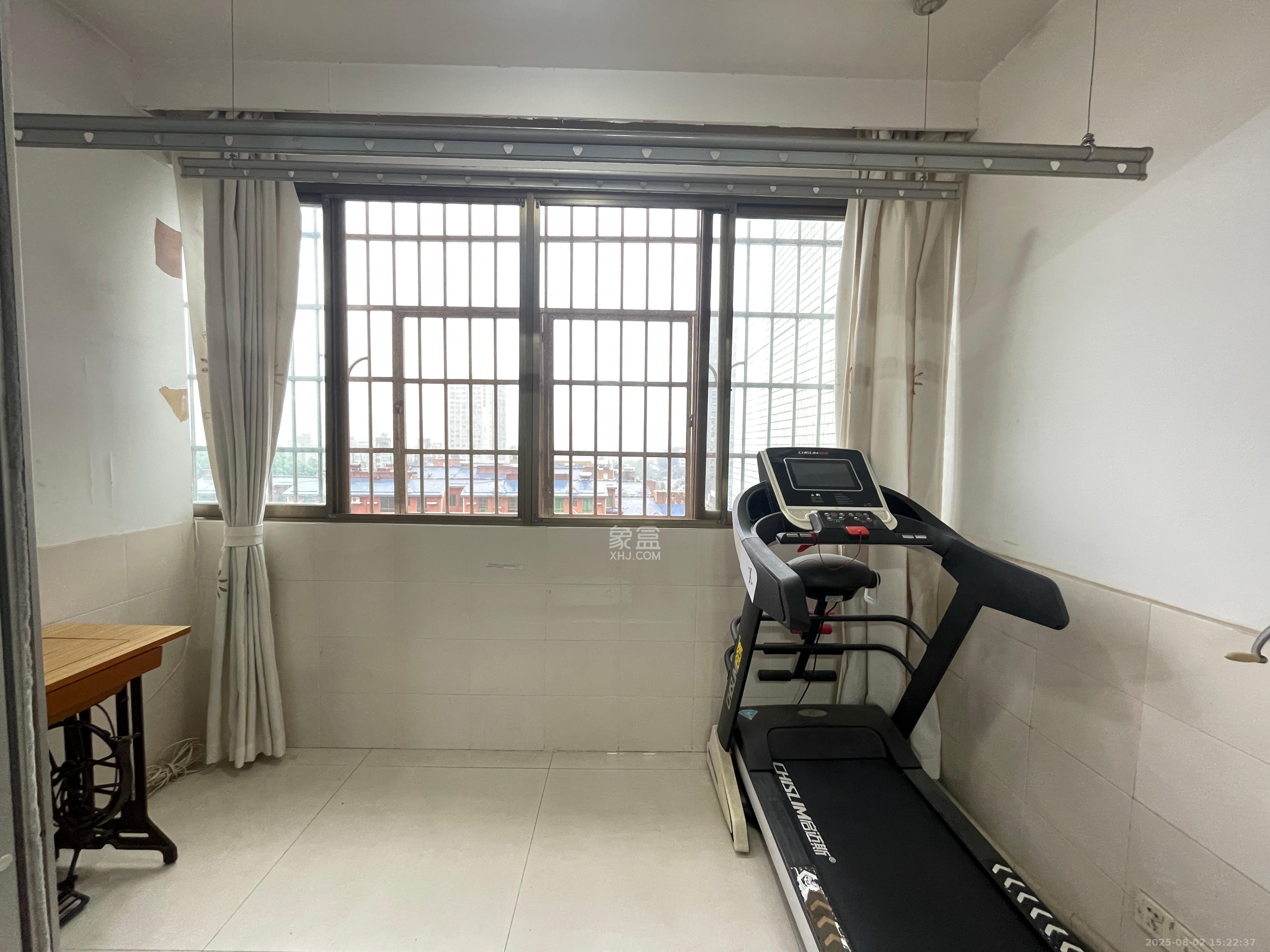 阳明山庄  3室2厅2卫   2300.00元/月室内图