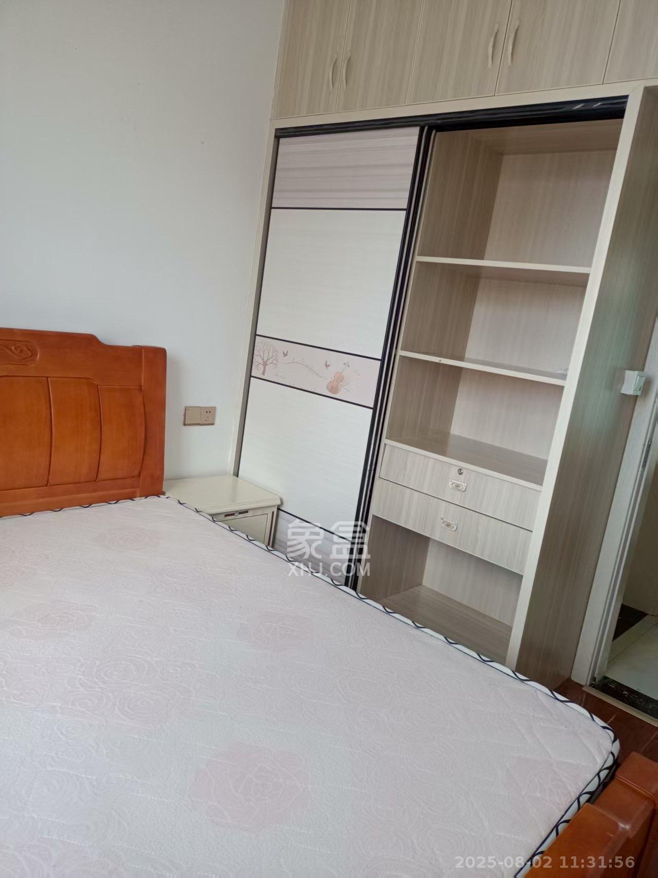 嘉顺苑 3室2厅1卫 2400.0元/月 嘉顺苑 3室2厅1卫 2400.0元/月室内图