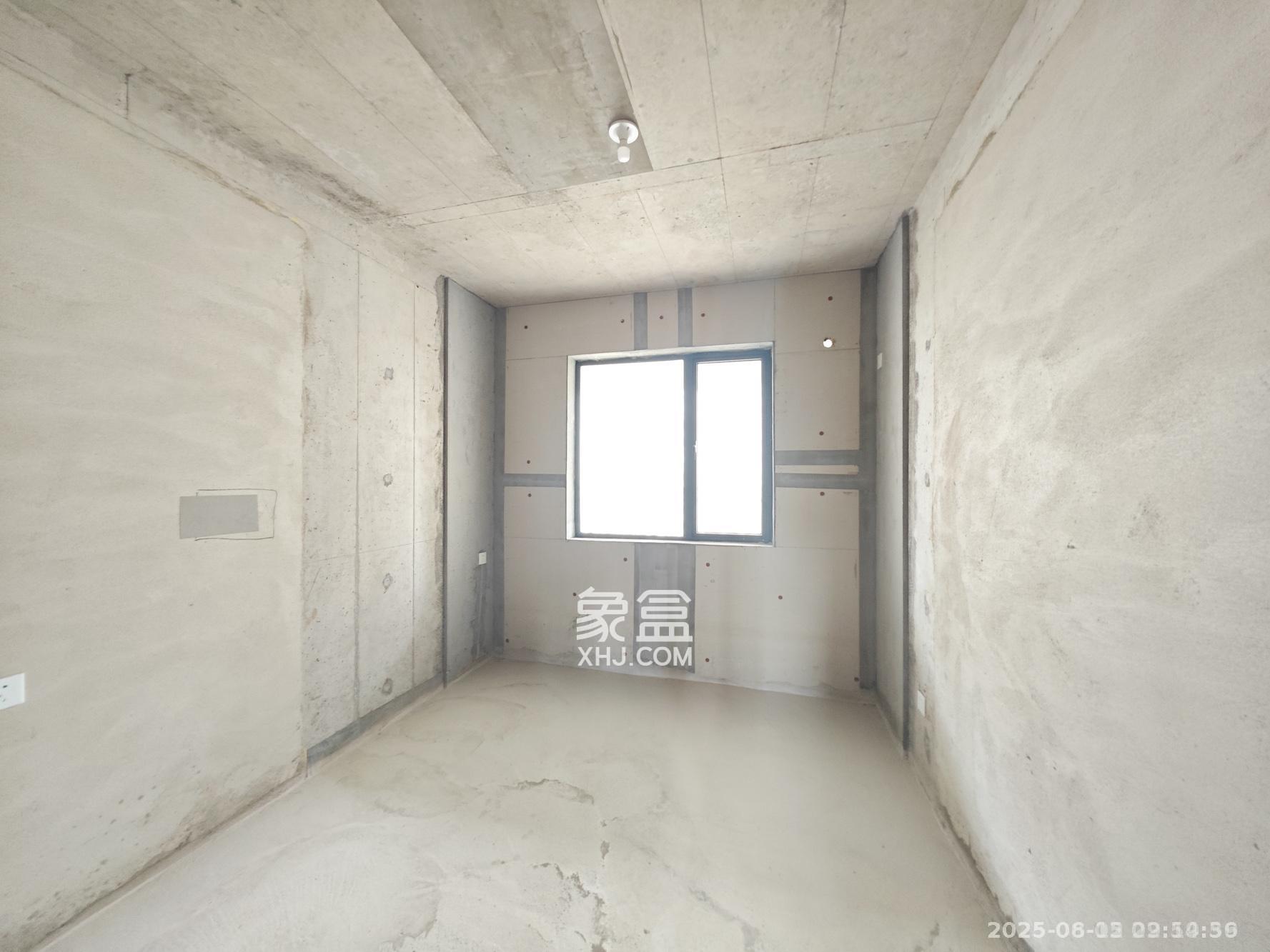 星发东宸花园 4室2厅2卫 95.0万 星发东宸花园 4室2厅2卫 95.0万卧室