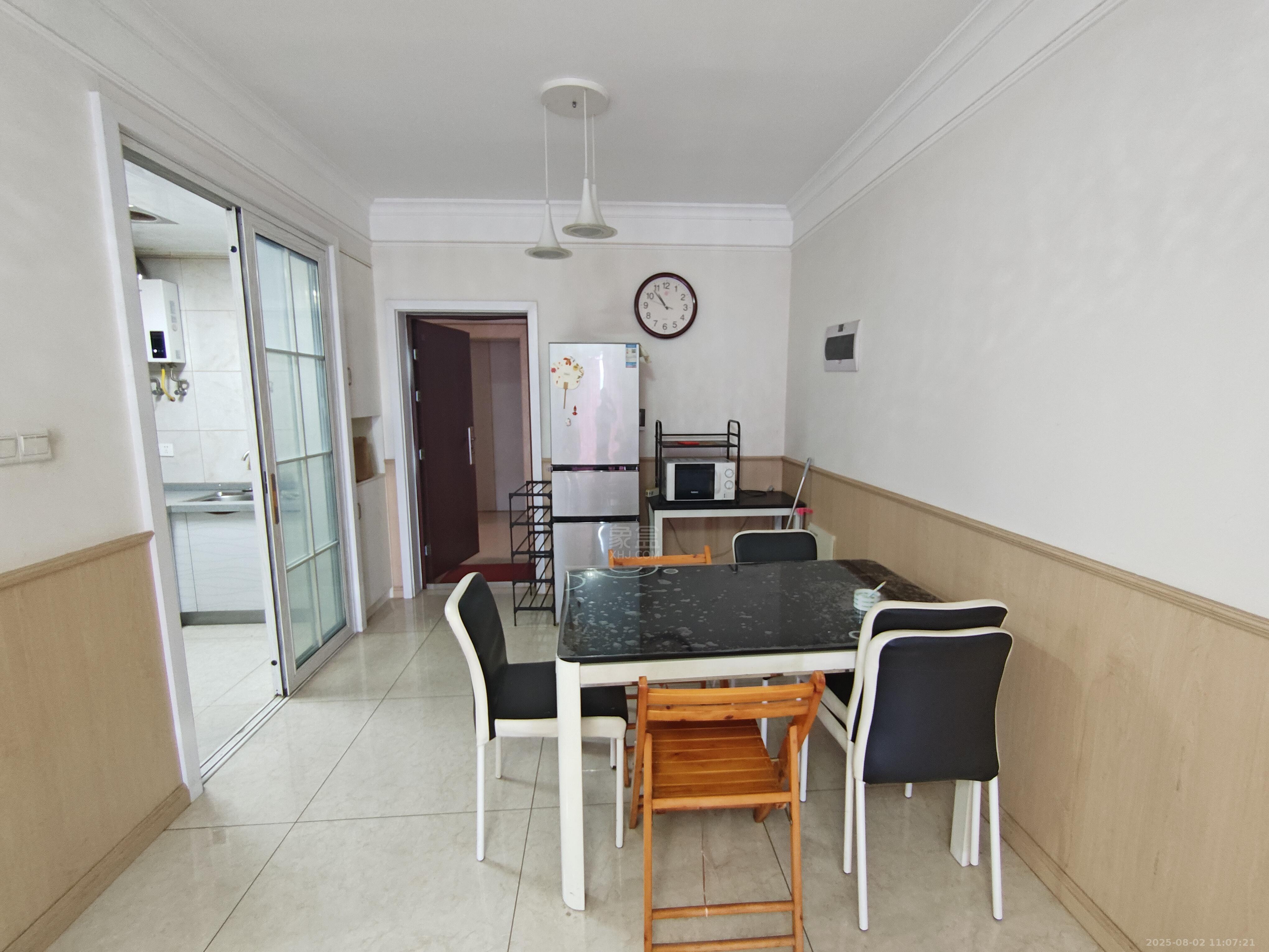 春藤小镇 3室2厅1卫 1600.0元/月 春藤小镇 3室2厅1卫 1600.0元/月室内图