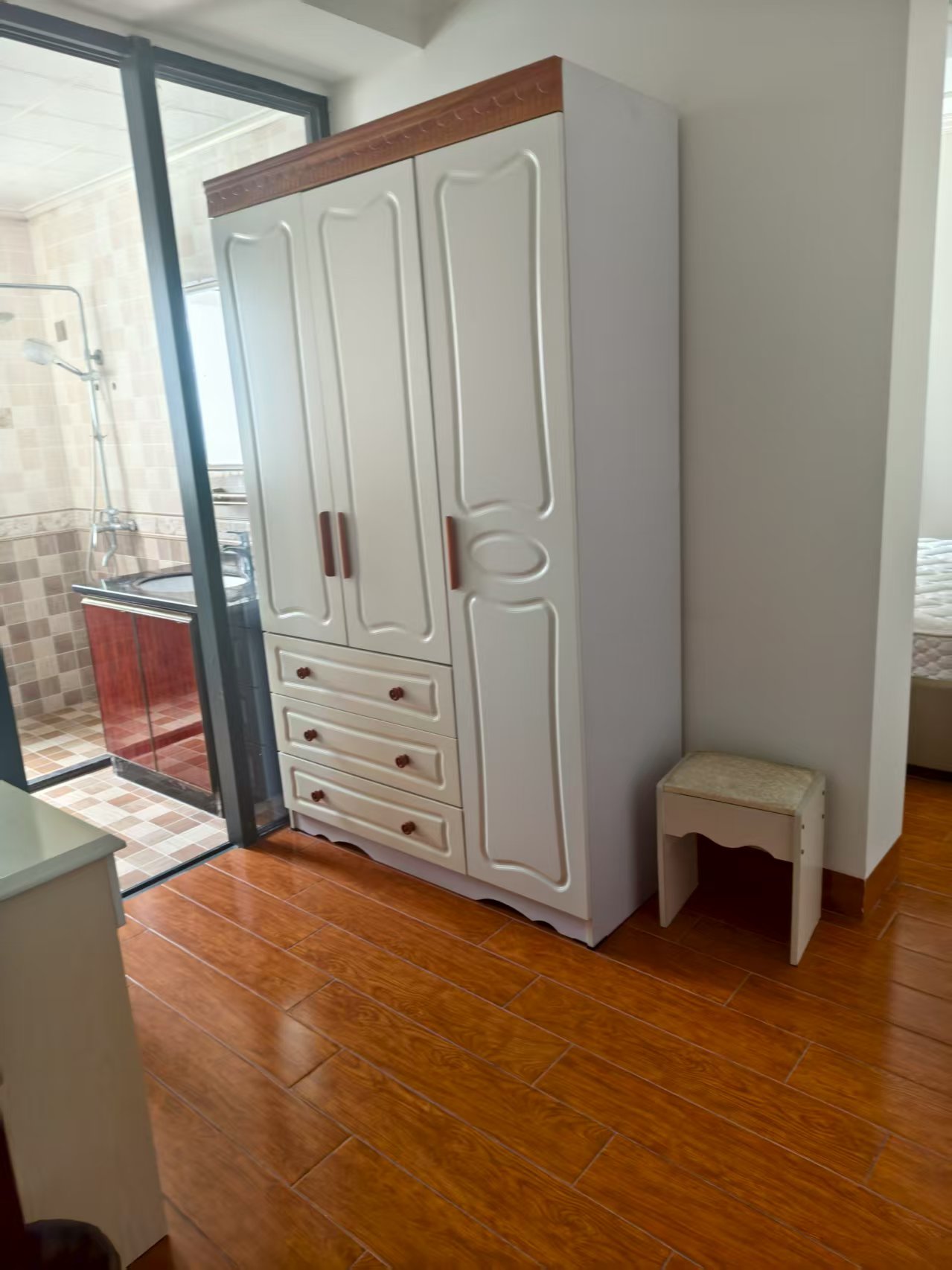 海阔天空-国瑞城二期(雅仕苑) 1室2厅1卫 4500.0元/月 海阔天空-国瑞城二期(雅仕苑) 1室2厅1卫 4500.0元/月室内图