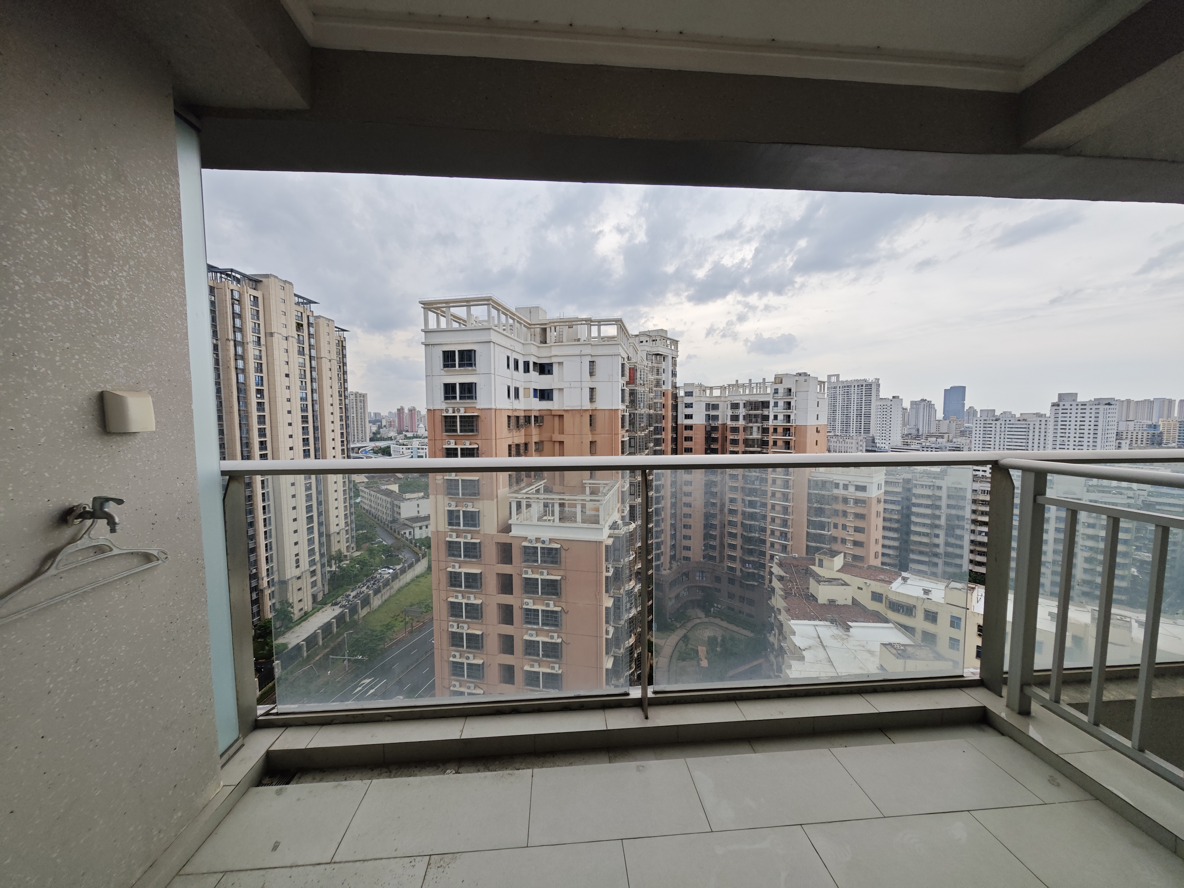 龙兴公馆 3室2厅1卫 5000.0元/月 龙兴公馆 3室2厅1卫 5000.0元/月室内图